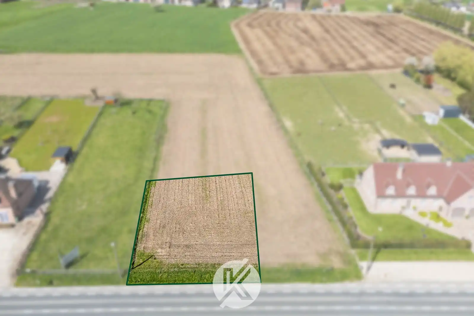 Uitstekend gelegen bouwgrond voor open bebouwing foto {{pictureIndex}}