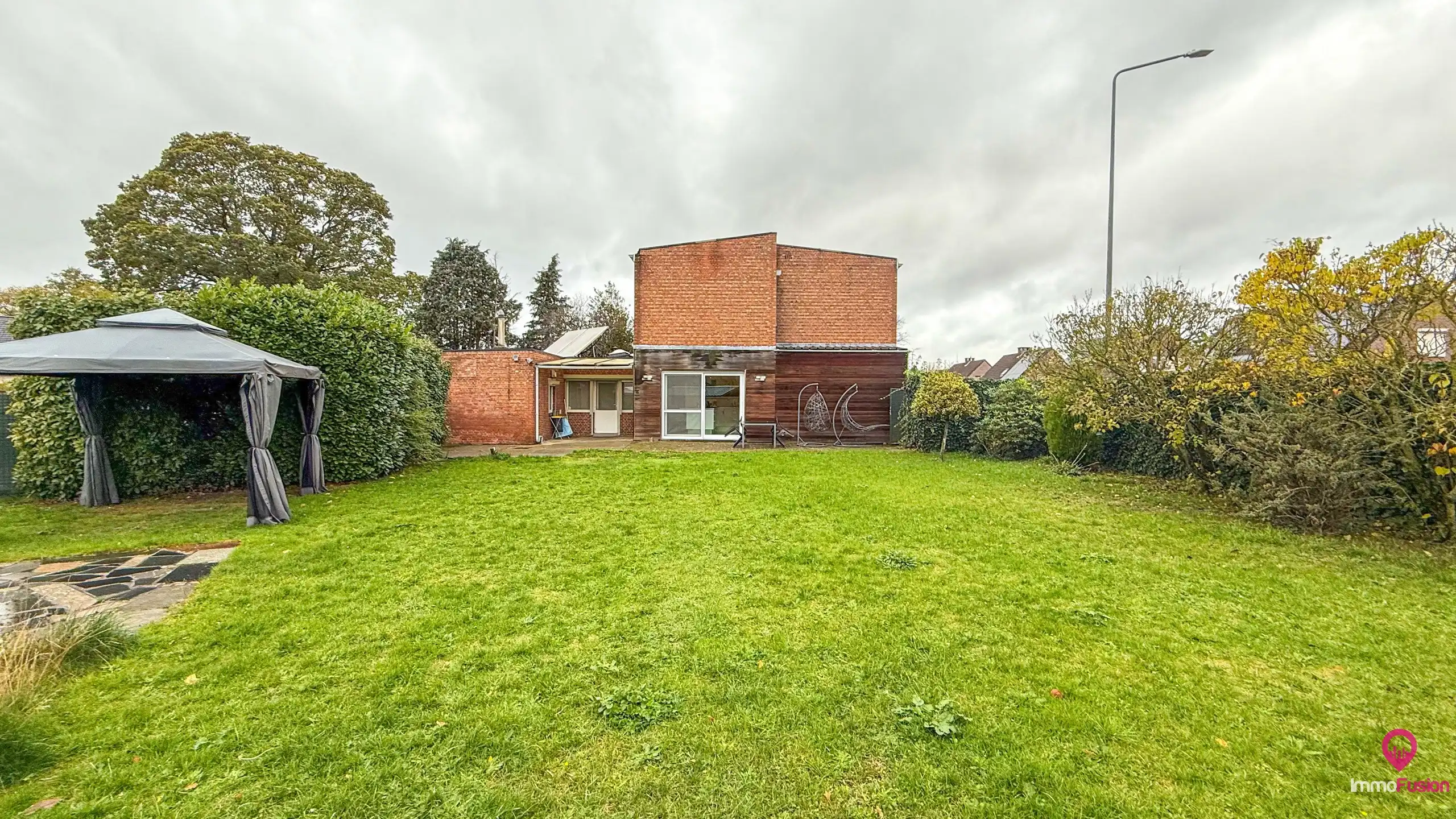 Instapklare open bebouwing met 4slpks op perceel van 10are! foto 32