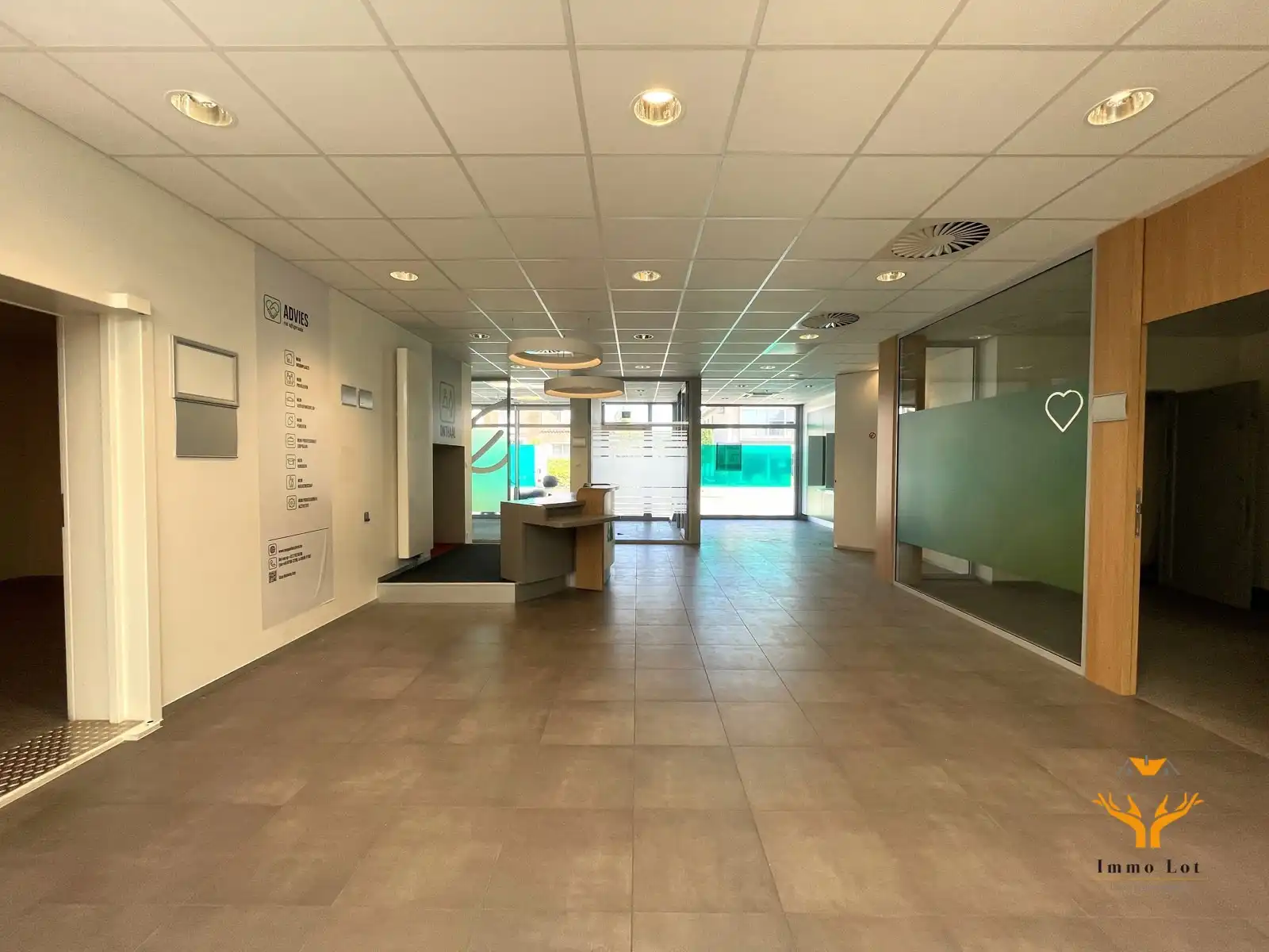 Te huur: handelsruimte van 228m² op toplocatie in Berlare  foto 11