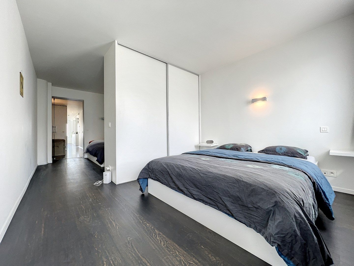 Prachtig vernieuwd 3-slaapkamer appartement met frontaal zicht op zee foto 18