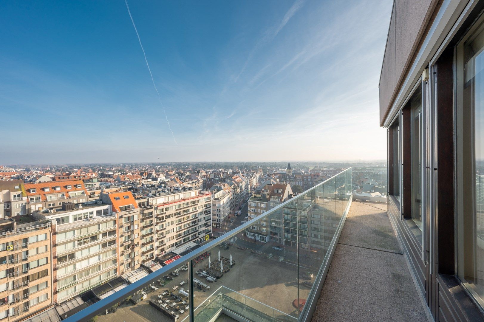 Uitzonderlijke penthouse gelegen op de Zeedijk aan het Van Bunnenplein met panoramische zichten. foto 24