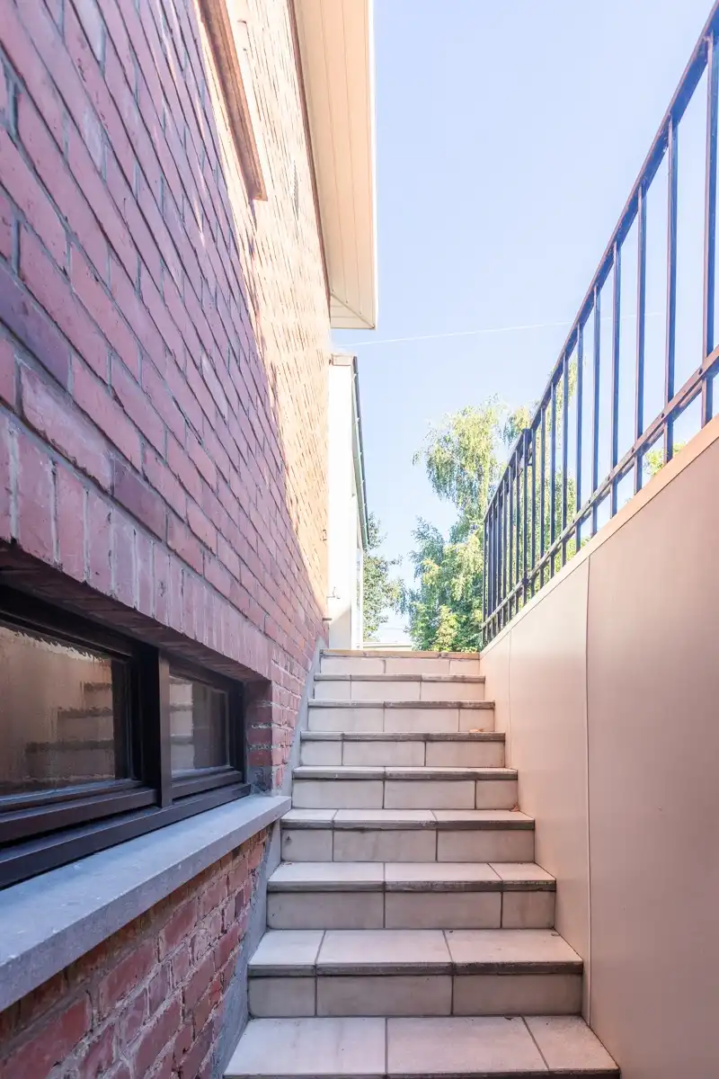 Verzorgde halfopen woning met 3 slaapkamers, tuin en ruime garage op een totale grondoppervlakte van 393m². foto 15
