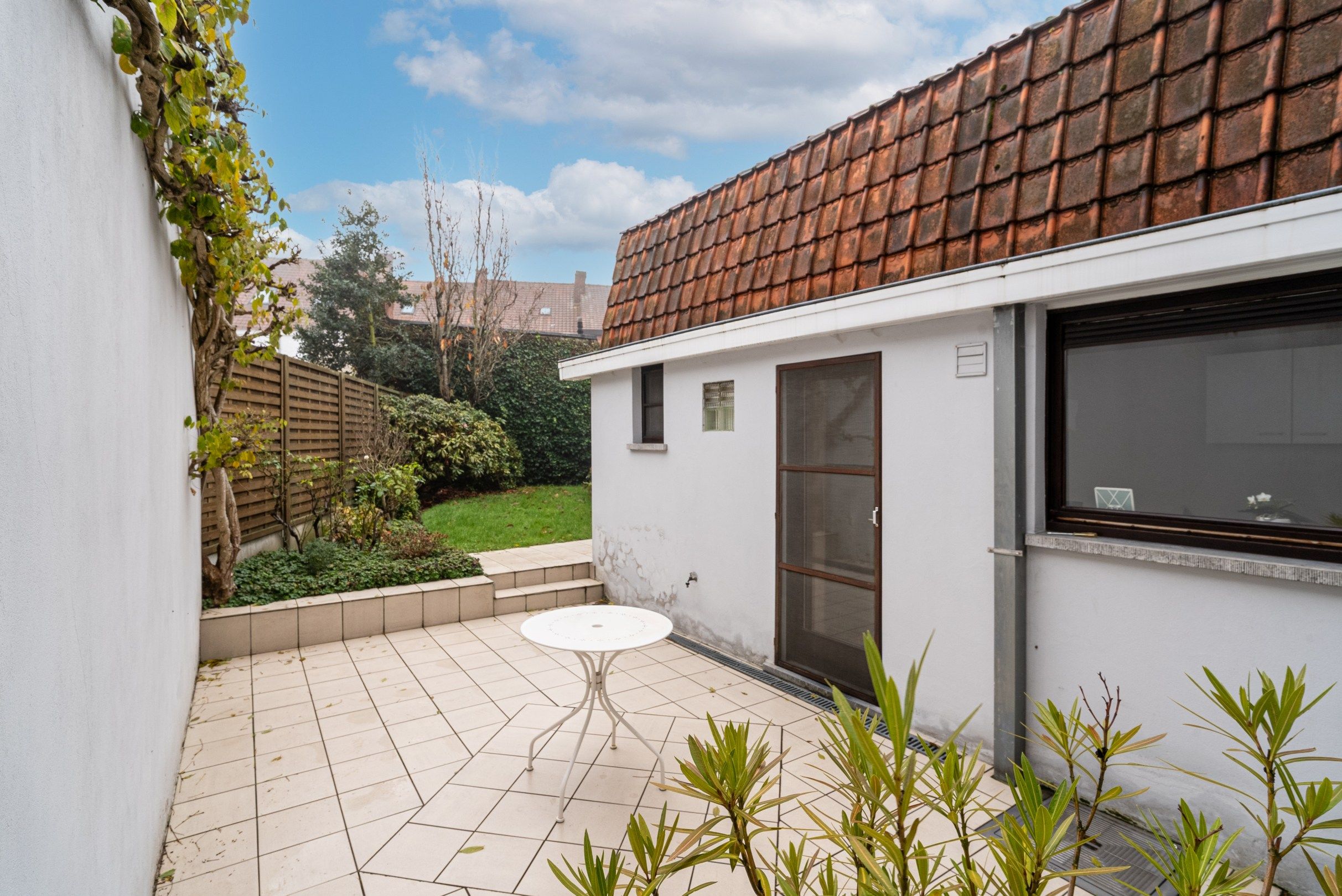 Verzorgde woning met tuin foto 14