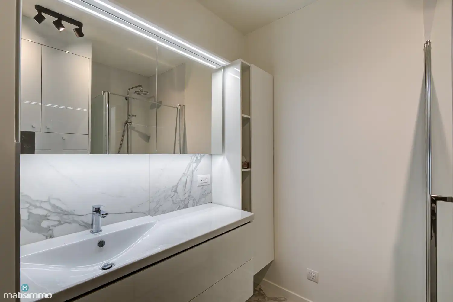 LUXUEUS AFGEWERKT APPARTEMENT MET 2 SLAAPKAMERS, OVERDEKT TERRAS, KELDERBERGING EN OPTIONELE ONDERGRONDSE AUTOSTAANPLAATS IN BILZEN-CENTRUM foto 14
