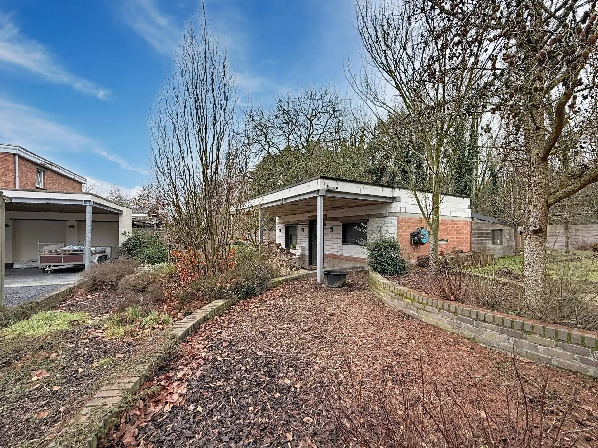 Op te frissen woning met 4 slaapkamers op een groot perceel. foto 53