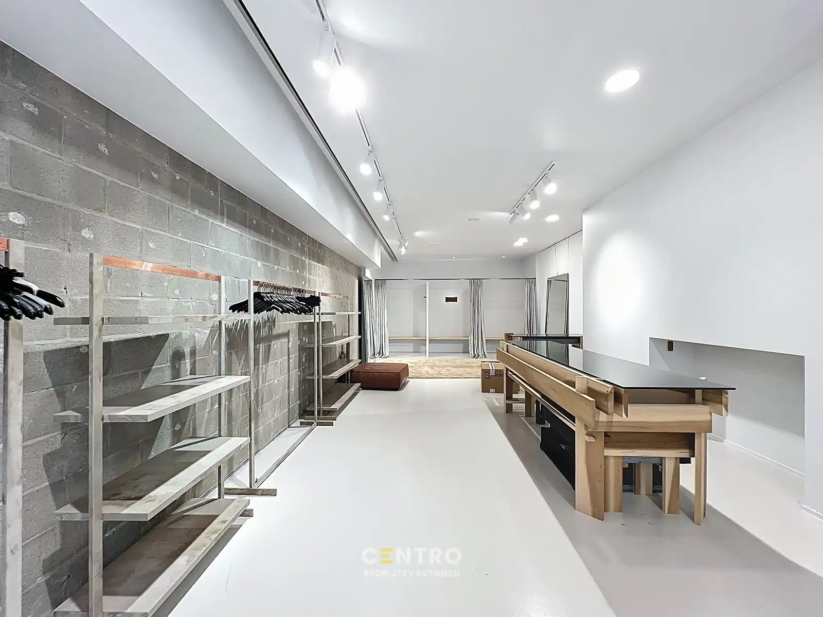 Energiezuinig WINKELPAND met industriële uitstraling in de Delaerestraat tussen stijlvolle handelszaken. foto 6