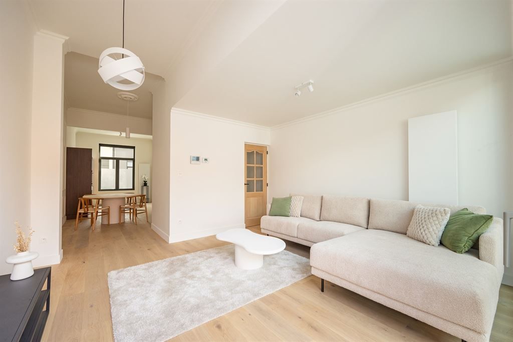 Gerenoveerd herenhuis met tuin en A label foto 2