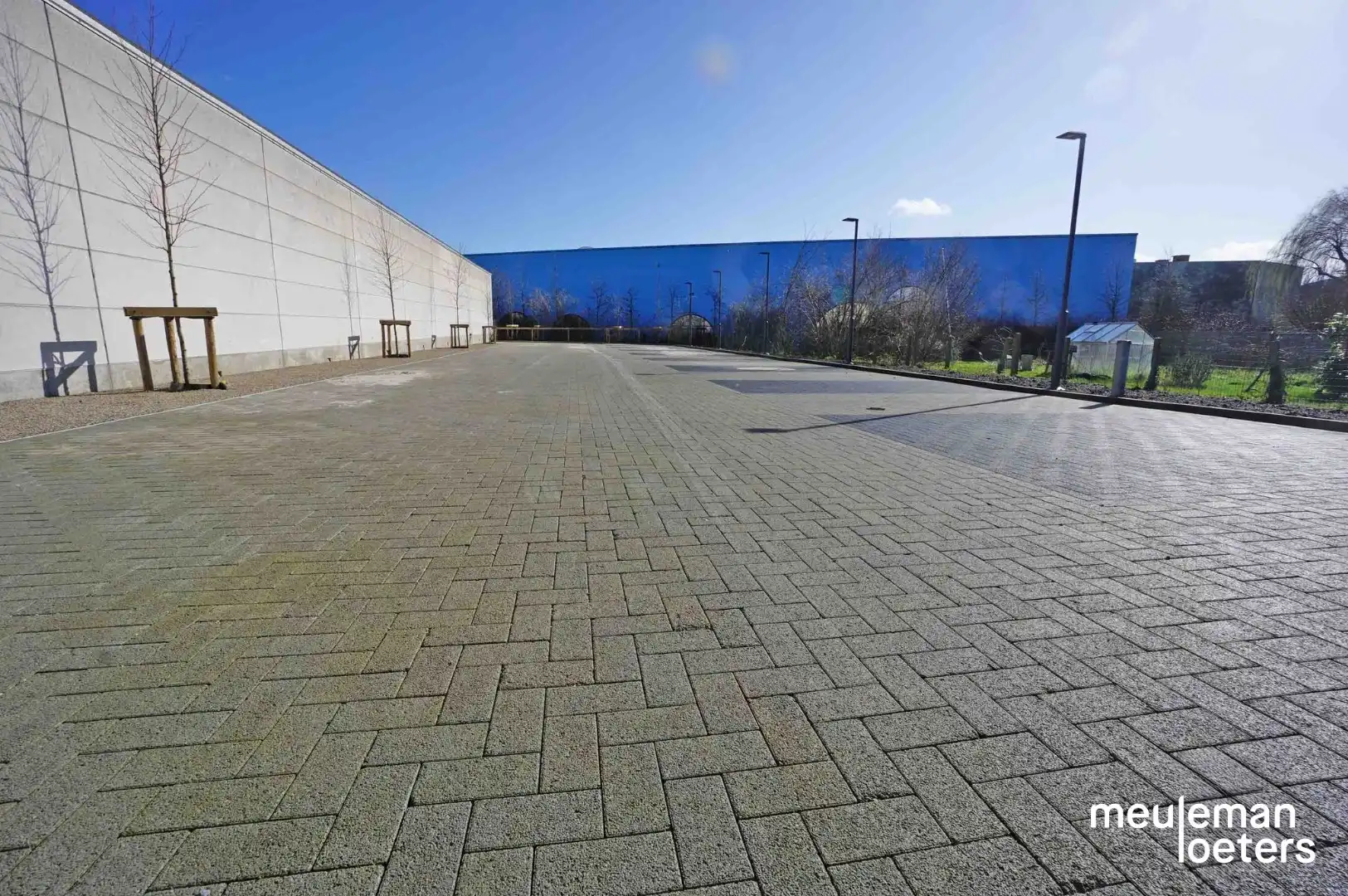 Bovengrondse parkeerplaats in het centrum foto 5