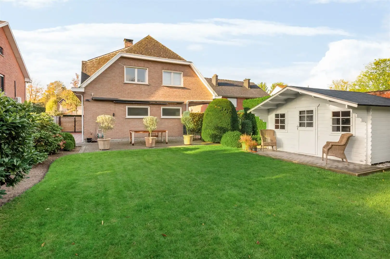 Prima onderhouden woning met 4 slaapkamers en prachtige tuin. foto 6