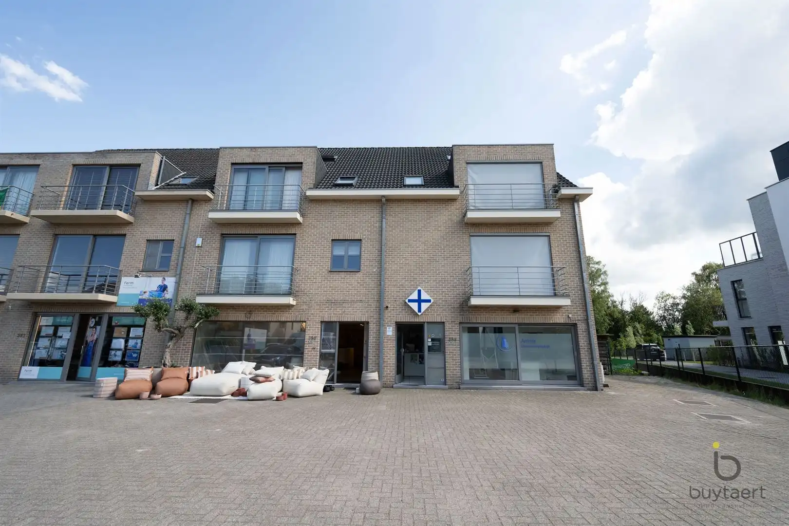 Handelsruimte met parking in Schilde. foto 15