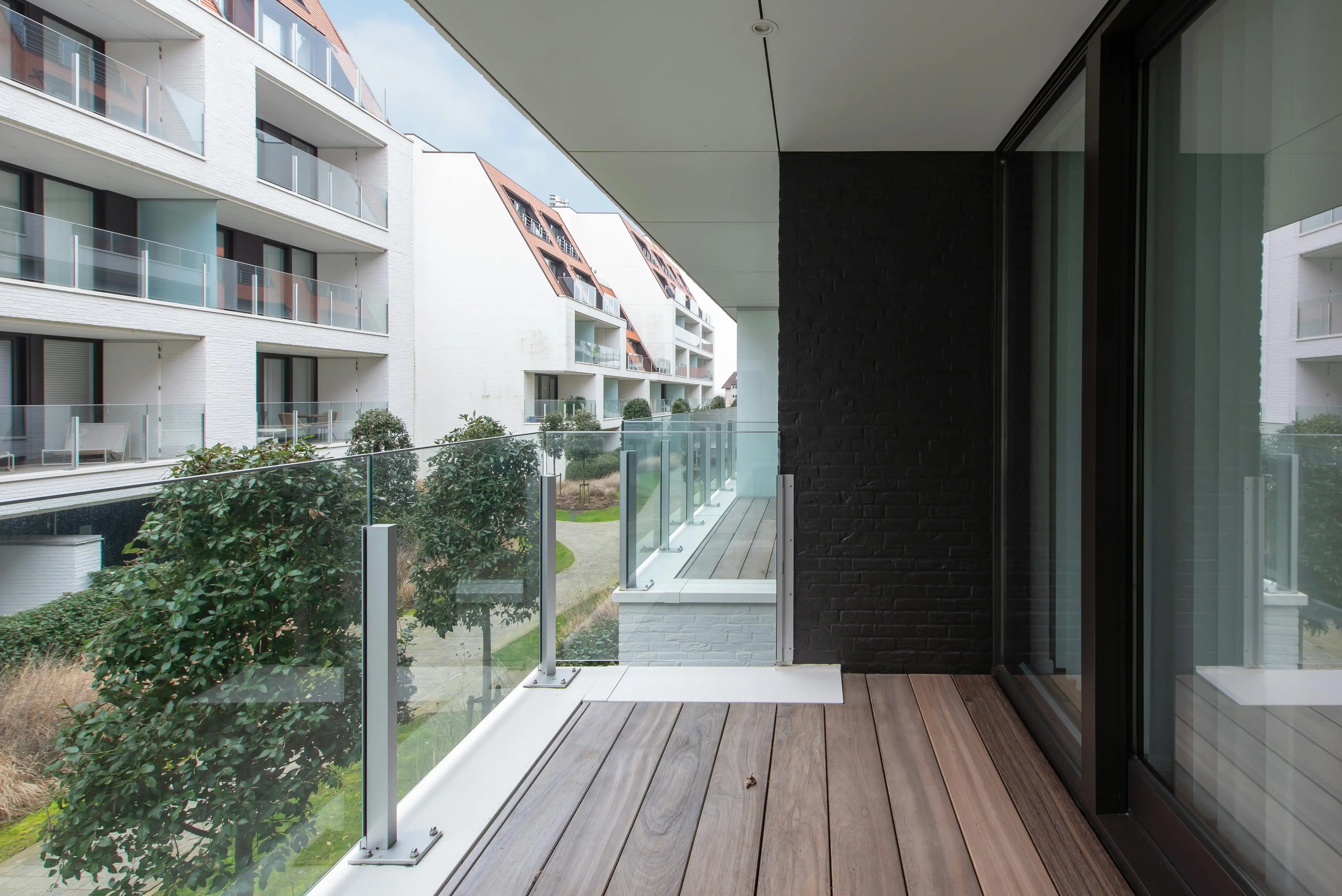 Recent appartement met twee slaapkamers en ruime terrassen foto 6