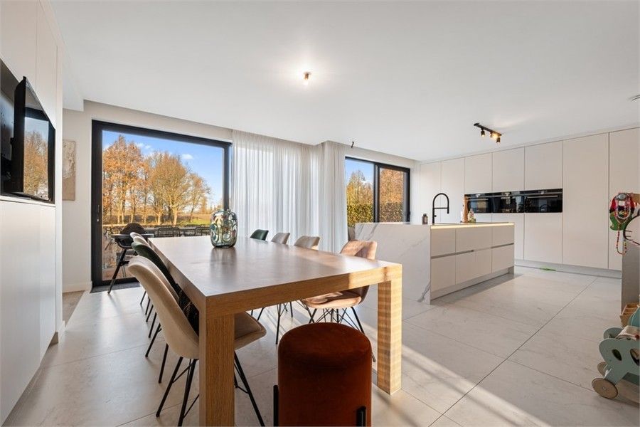 MAGNIFIEKE OPEN BEBOUWING MET GROOT ZWEMBAD EN 400M² AAN BEWOONBARE OPPERVLAKTE IN HET GEZELLIGE WELLEN foto 14