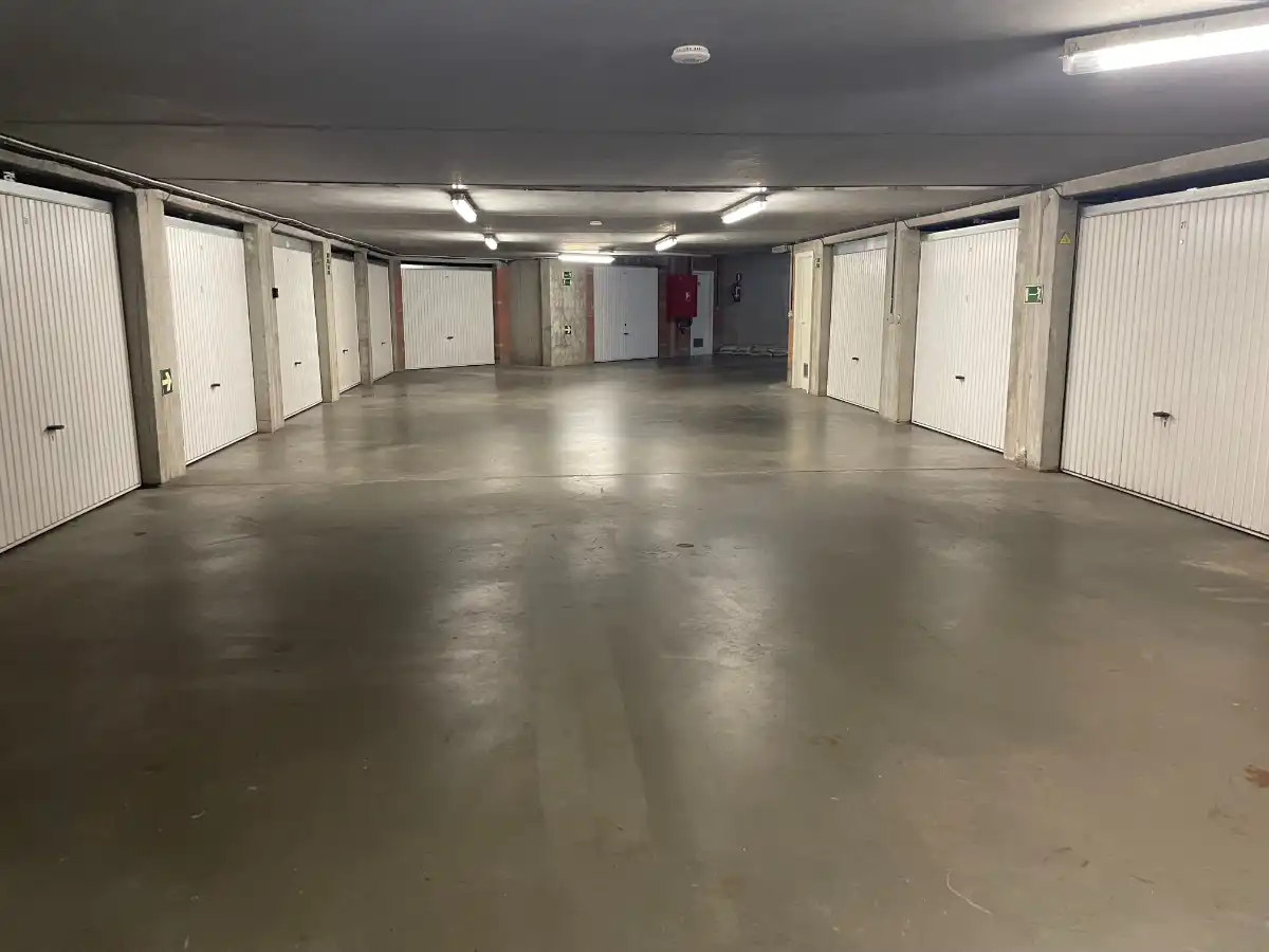 Gelijkvloers 1-slpk-APP + garage foto 32