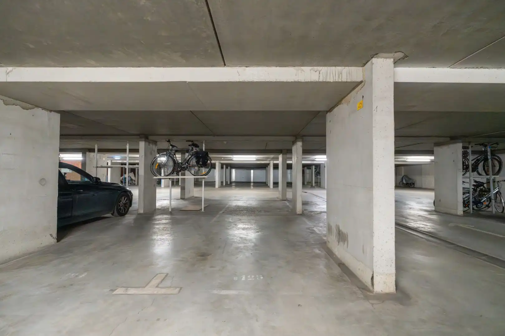 MODERN GEMEUBELDE STUDIO MET SLAAPHOEK TE KOOP  OP WANDELAFSTAND VAN ZEE foto 15