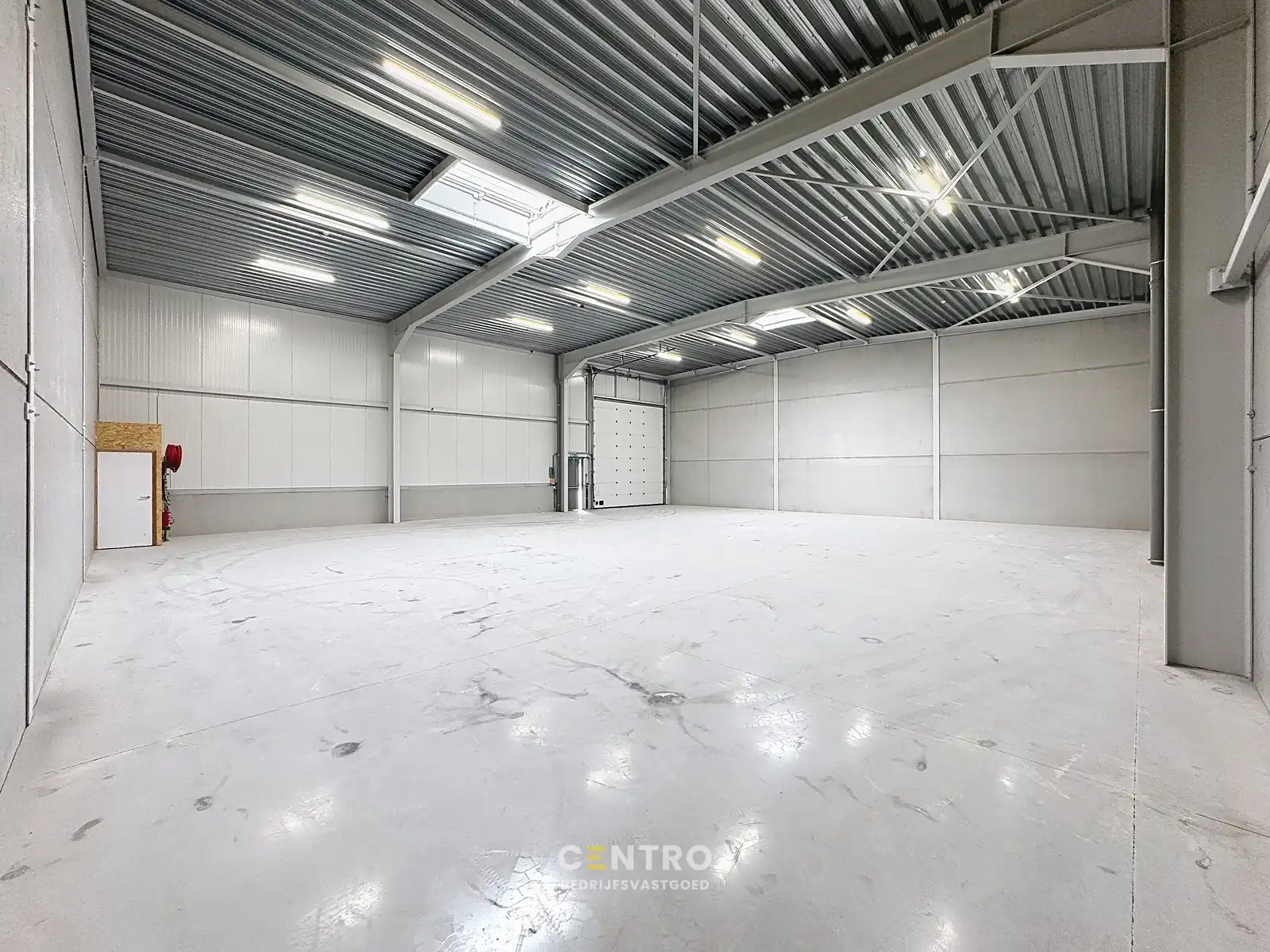 NB KMO-UNIT (359,8m²) te koop met 2 private parkeerplaatsen voor de deur, elektrische sectionaalpoort en sanitair blok op industriezone "Herdersbrug" te 8000 Brugge foto 6