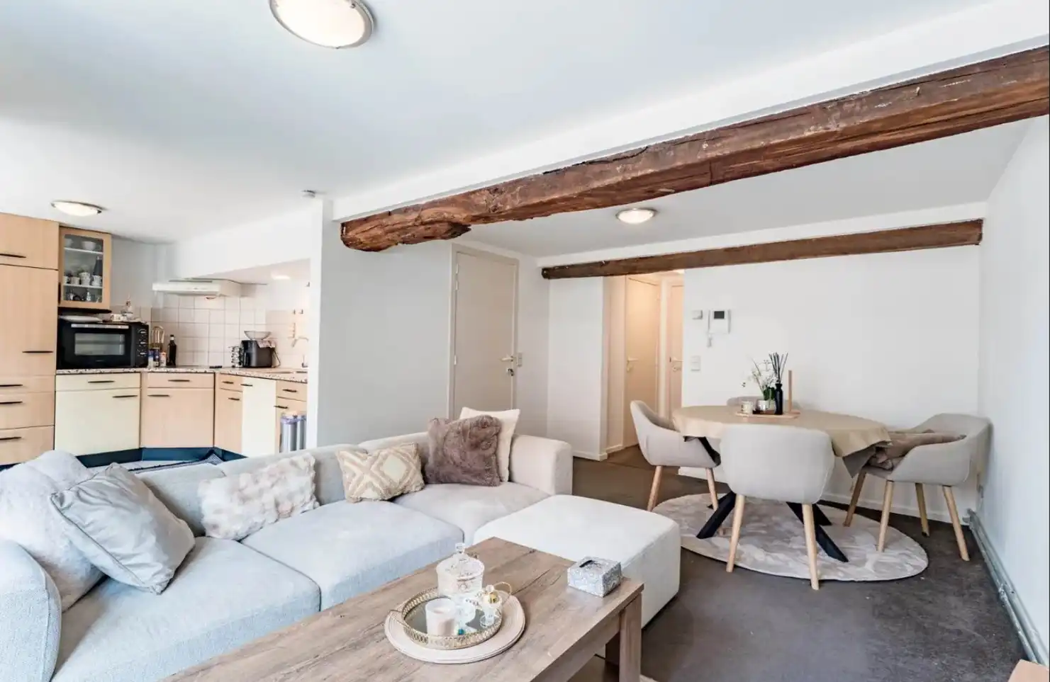 Unieke investeringsopportuniteit in het hart van Maaseik Handelspand + 2 verhuurde appartementen | Centrale ligging | Interessant verhuurpotentieel foto 20