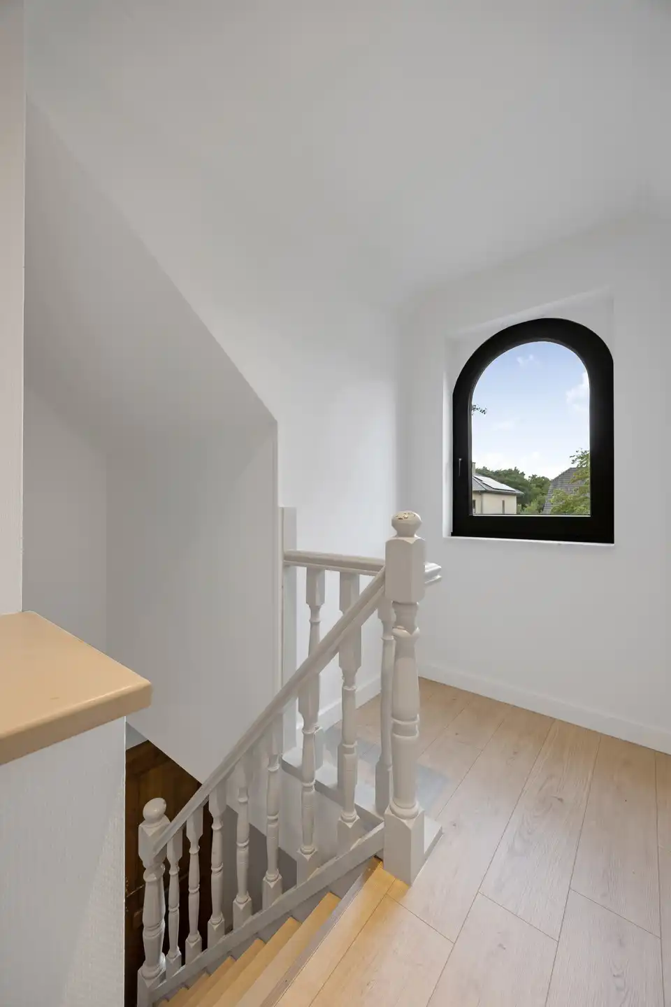 Grotendeels gerenoveerde woning met veel mogelijkheden foto 8