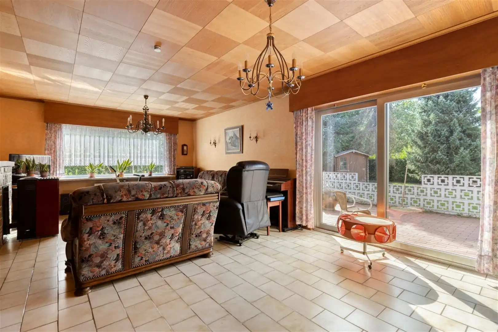 Rustig gelegen, te renoveren bungalow op een perceel van 640 m². foto 7