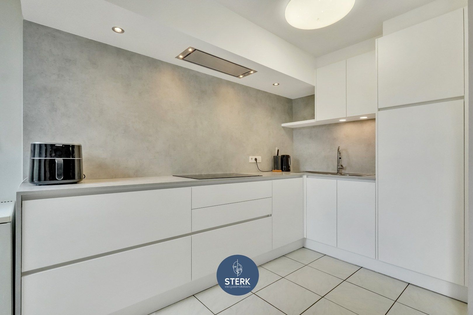 GELIJKVOERS APPARTEMENT VAN 89 M² MET TUIN VLAKBIJ MAASTRICHT ! foto 11