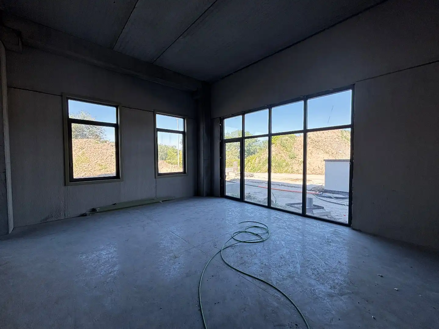 Logistieke bedrijfshal - 4069 m² - met mogelijkheid tot 1200 m² kantoren. Superligging! foto 15
