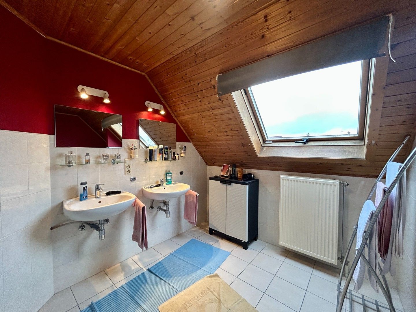 Instapklare woning met drie slaapkamers en garage te huur Roeselare! foto 18