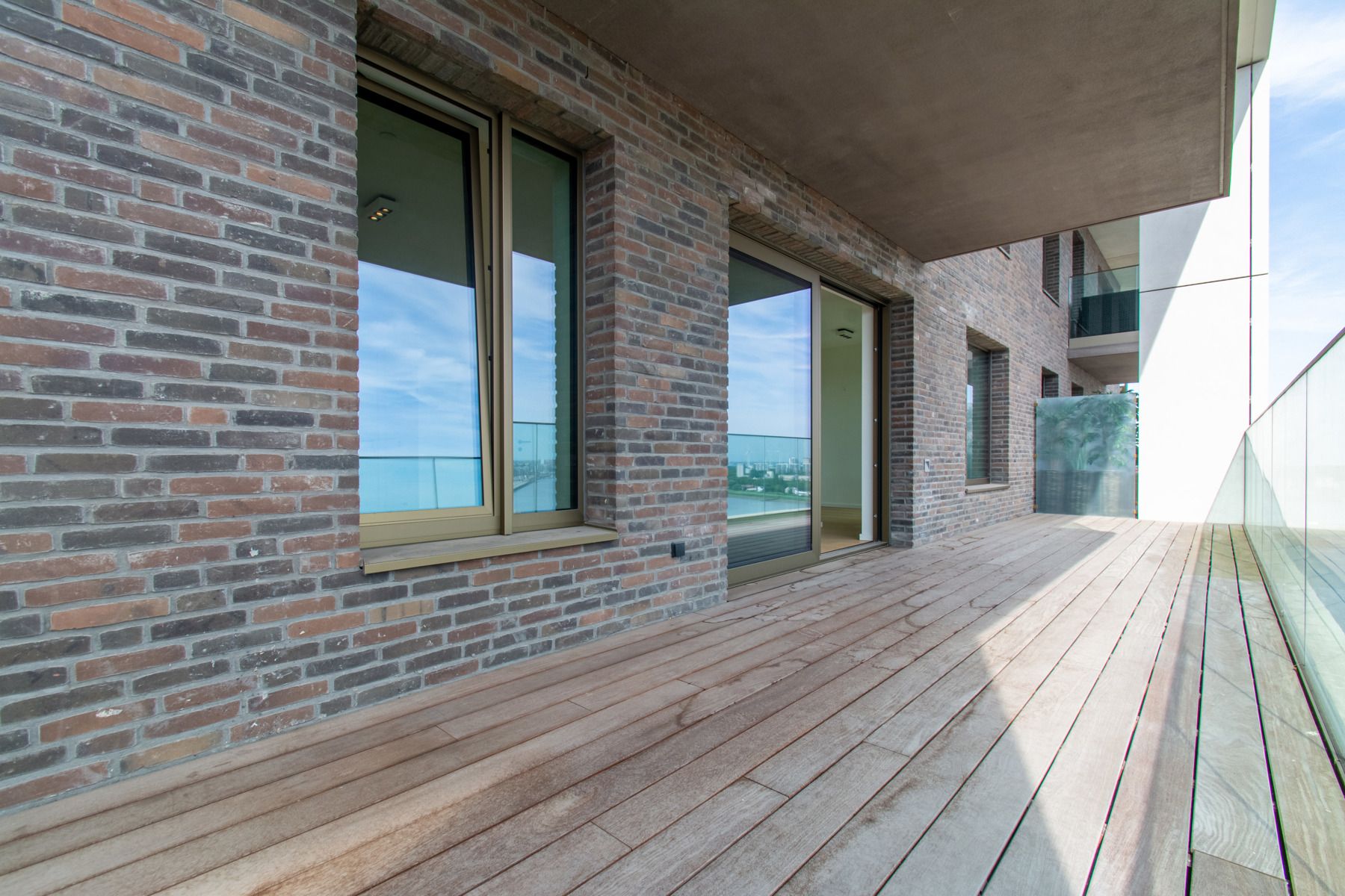 Ongemeubeld 1 slaapkamer appt. met zicht op de Schelde foto 9