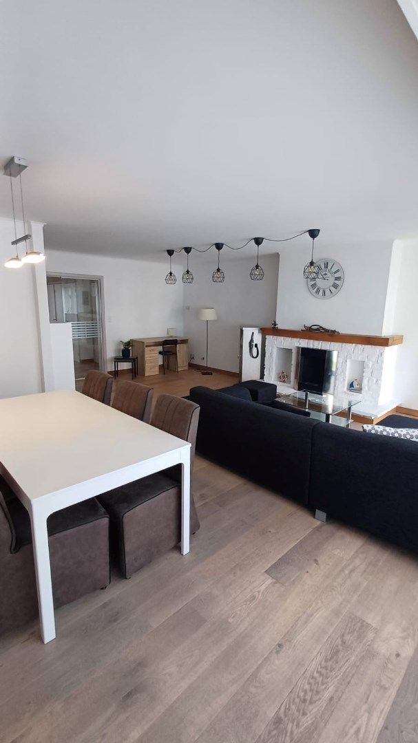 Ruim en zonnig appartement met 2 slaapkamers foto 3