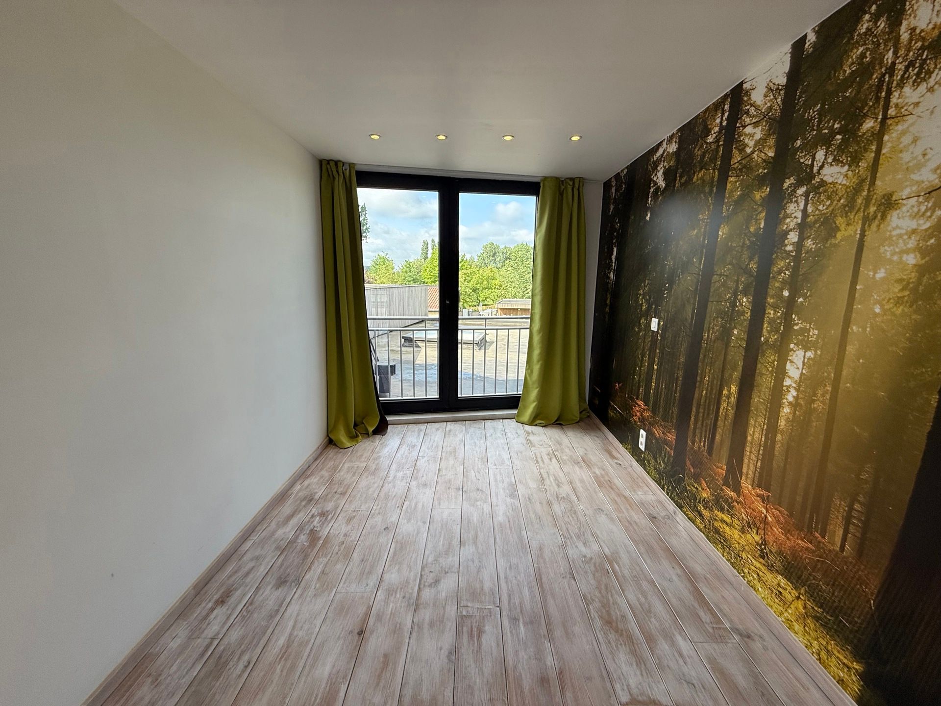 SCHELLEBELLE - Gerenoveerde rijwoning met gezellig terras. foto 8