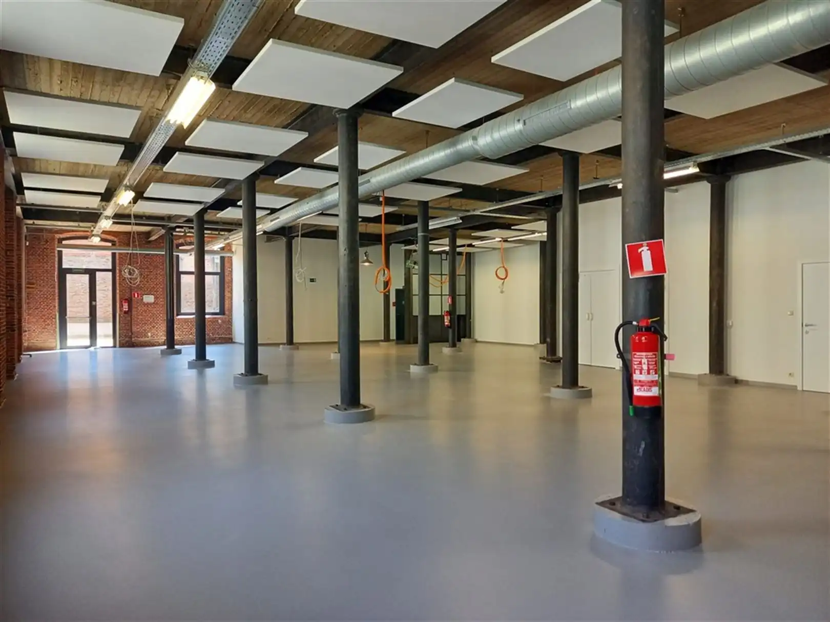 Kantoor te huur in voormalig pakhuis foto 3