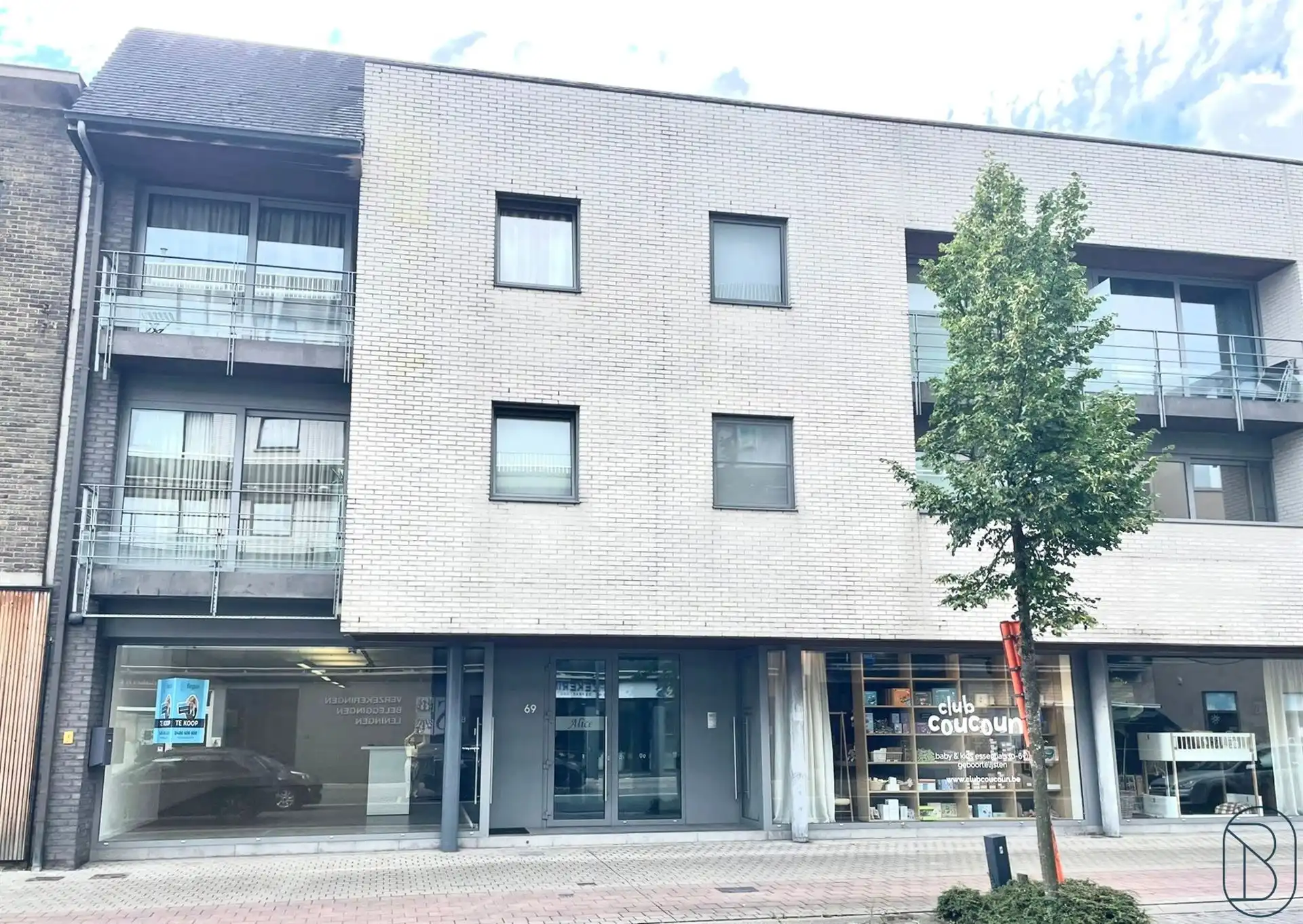TOPgelegen leuke handelsruimte met 2 parkeerplaatsen! foto 7