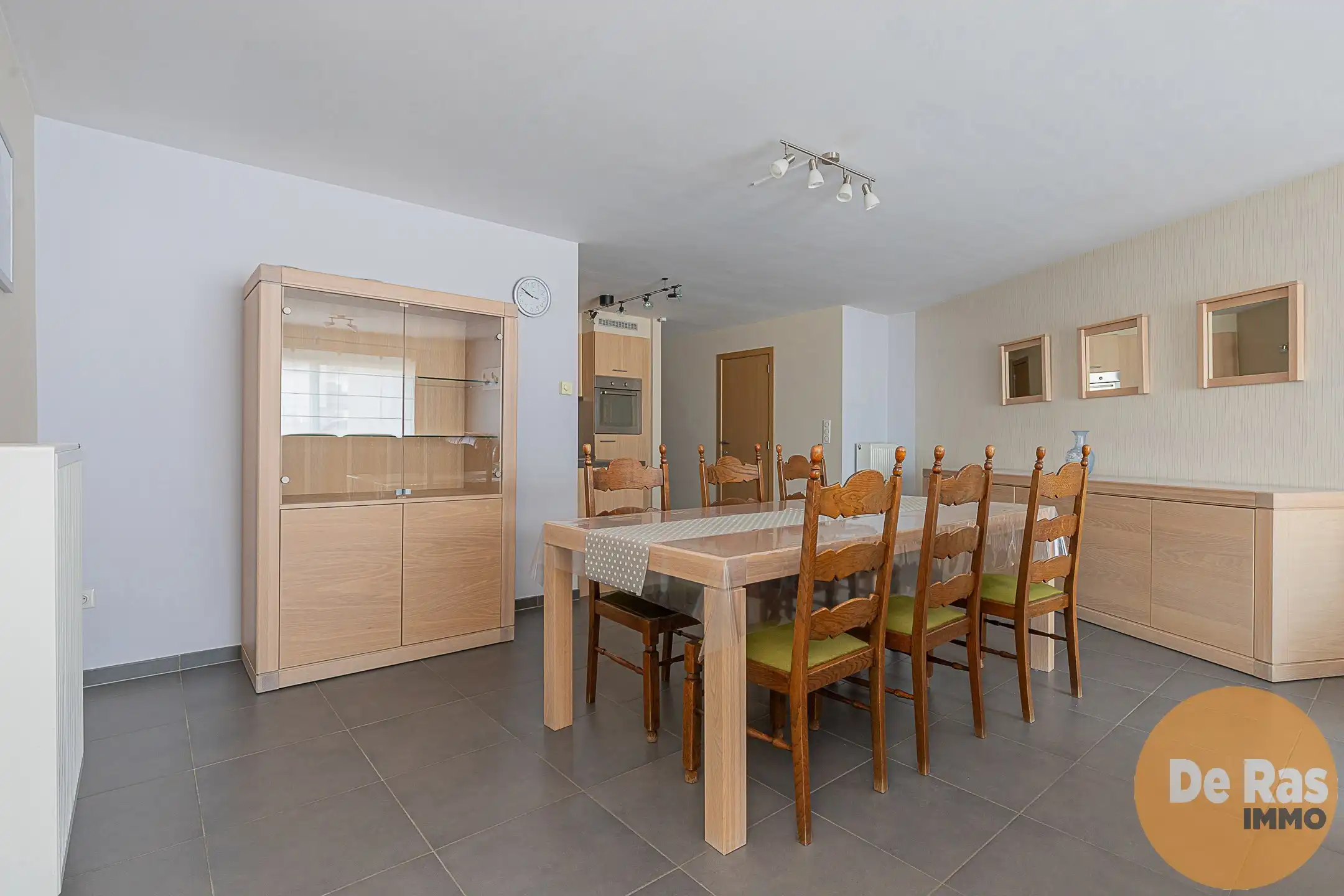 OORDEGEM - Centraal gelegen gelijkvloers appartement  foto 3