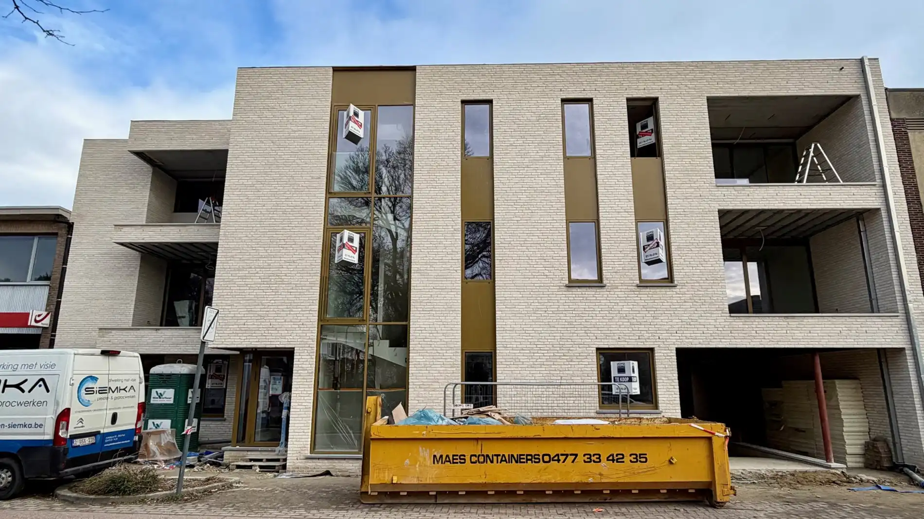 SLECHTS 3 BESCHIKBAAR! 6% BTW - KNAP ARCHITECTURAAL, DOORDACHT NIEUWBOUWPROJECT IN HET CENTRUM VAN KERMT foto {{pictureIndex}}