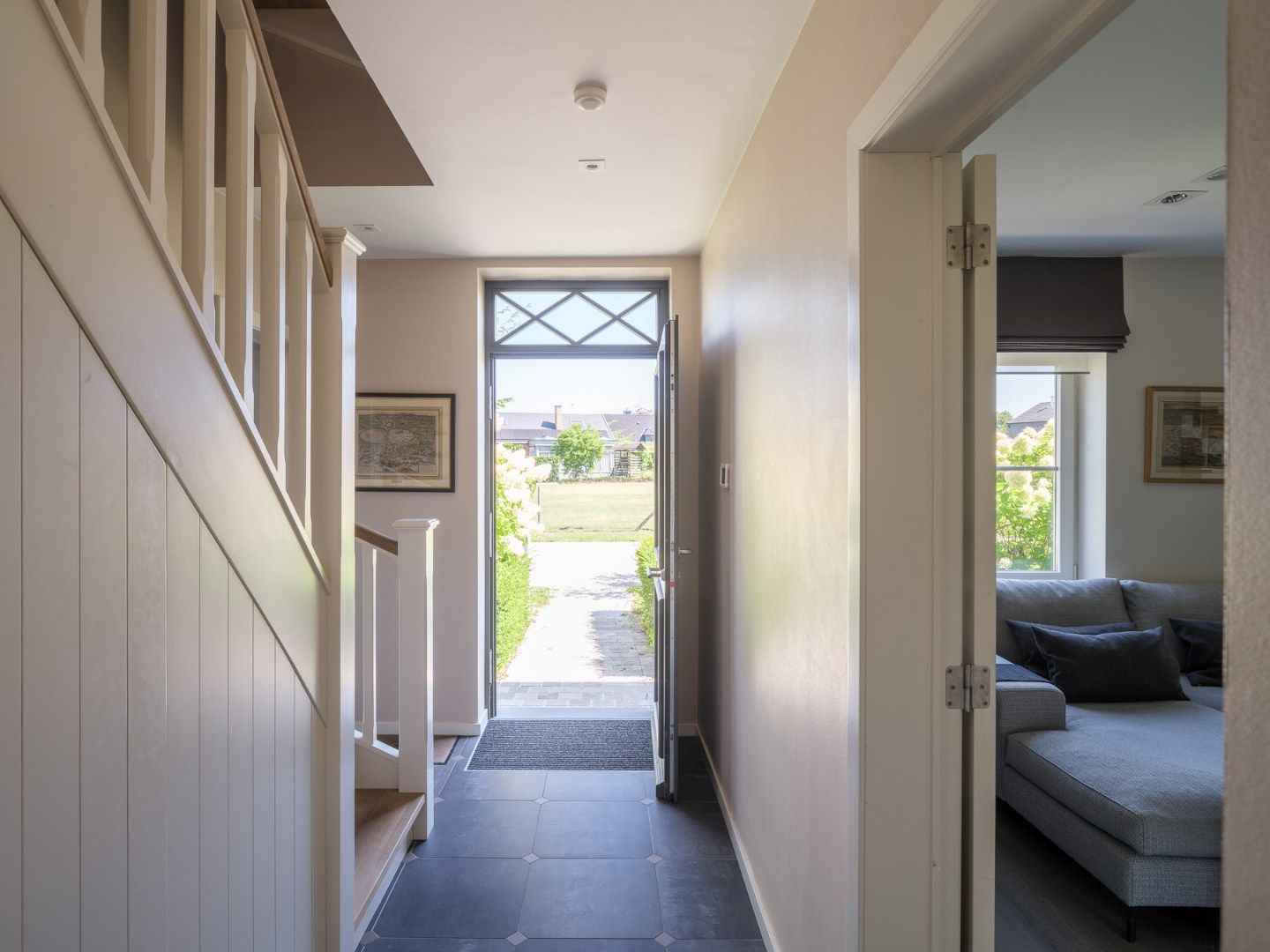 Exclusief wonen in rust en comfort – instapklare villa met zwembad in doodlopende straat foto 5