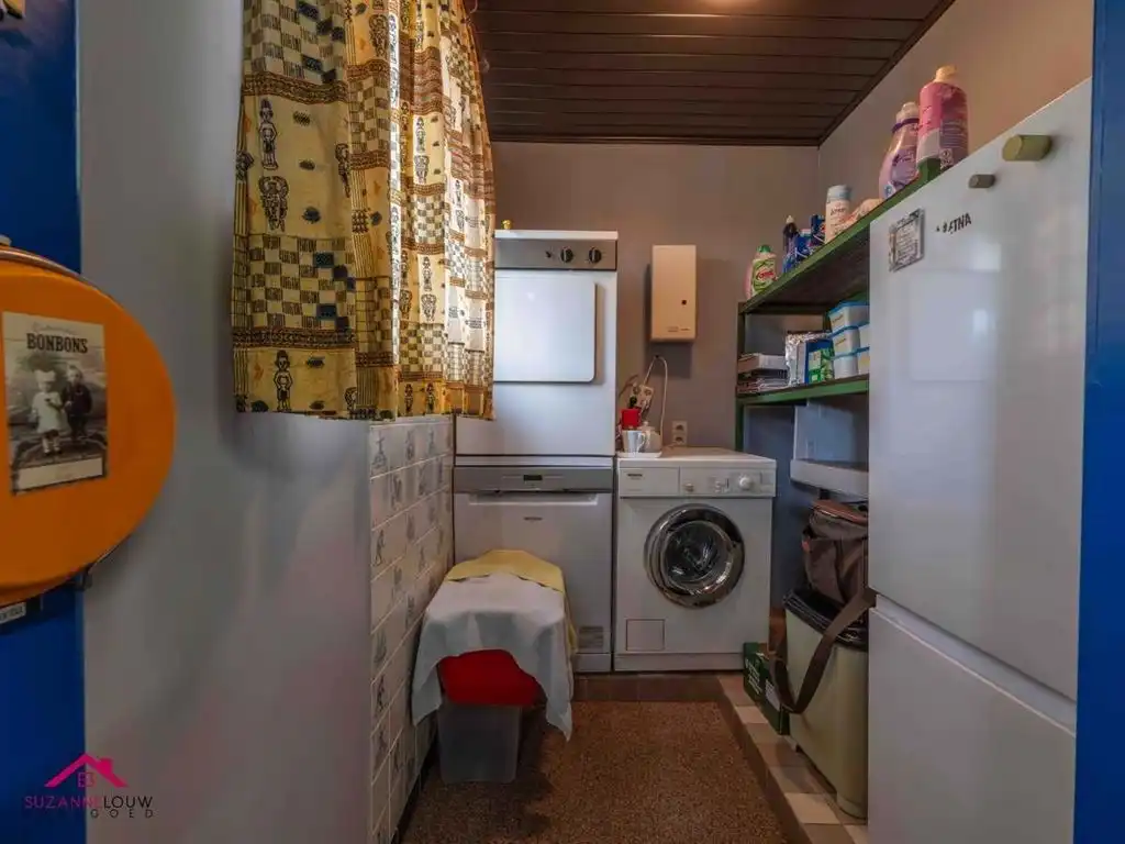 Karaktervolle, vrijstaande woning op riant perceel foto 23