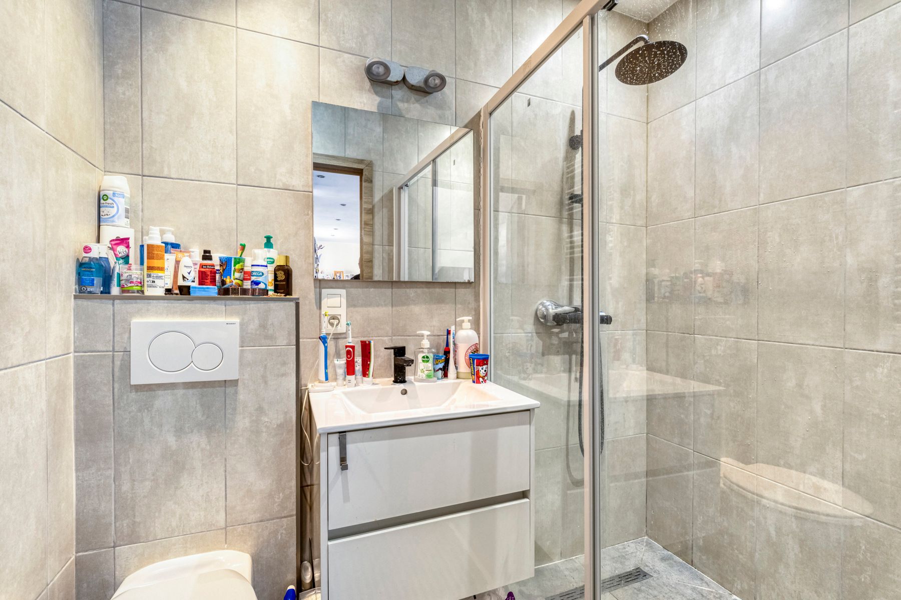 Centraal gelegen gerenoveerde 2-gevel foto 8