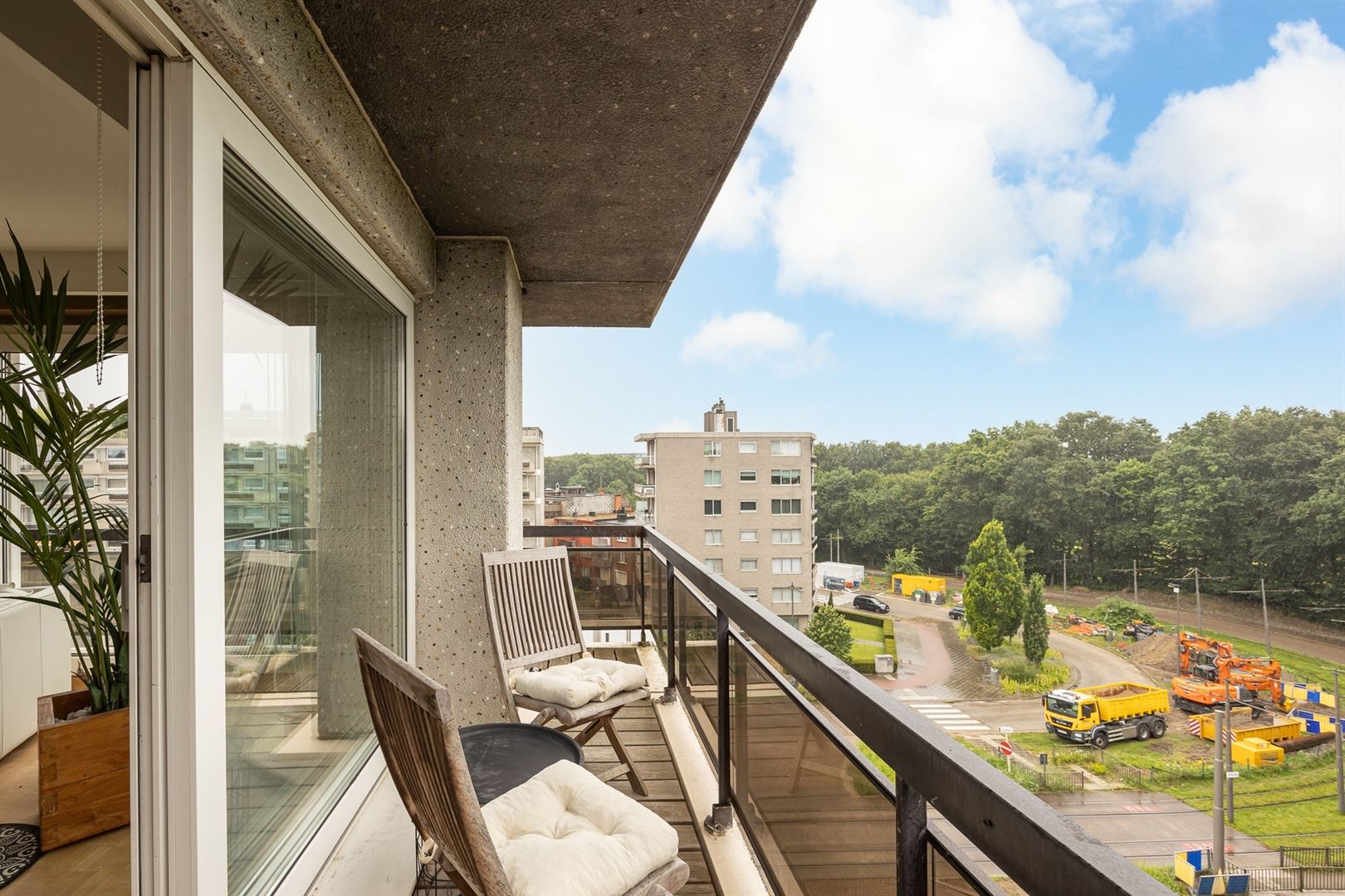 Centraal gelegen en ruim appartement met 3 slaapkamers en aangenaam terras foto 9