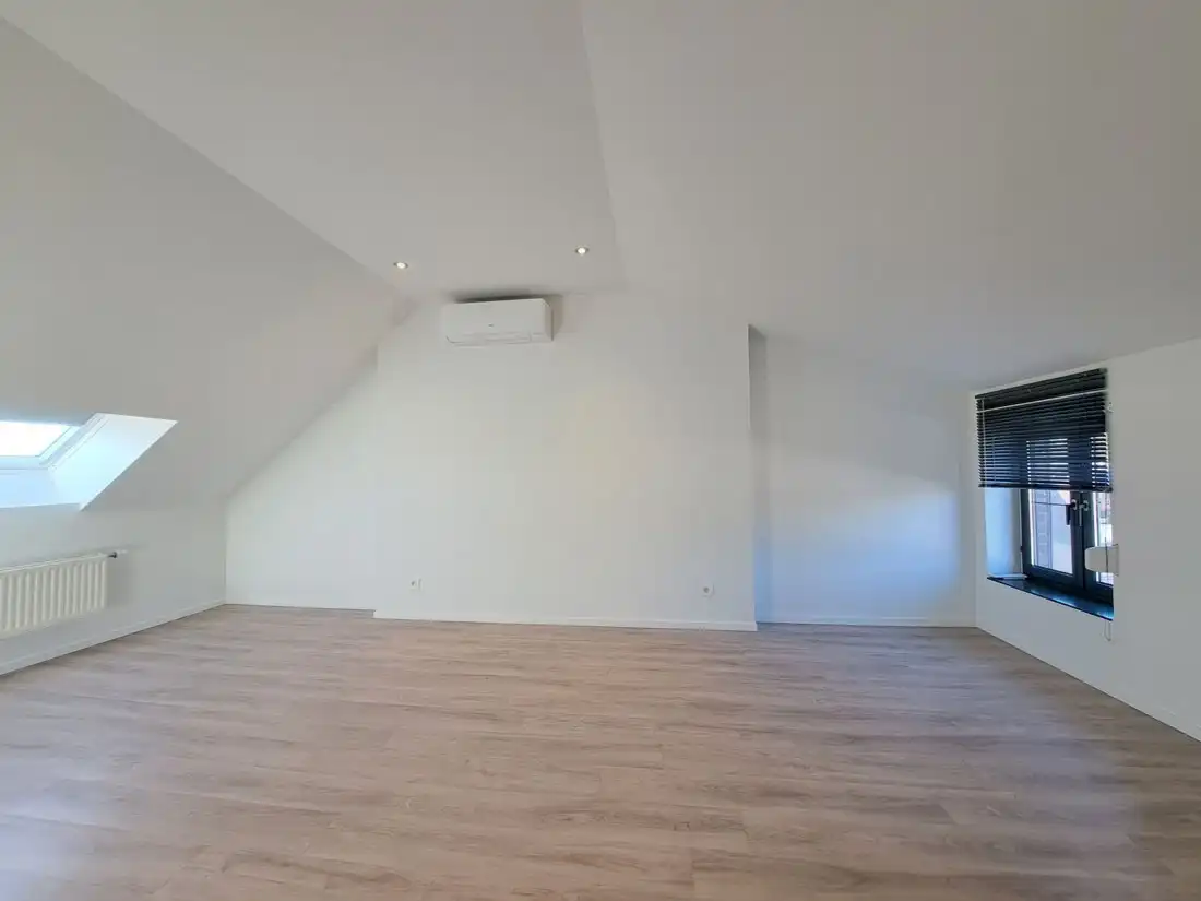 Instapklaar ruim duplex appartement te Rekem foto 16