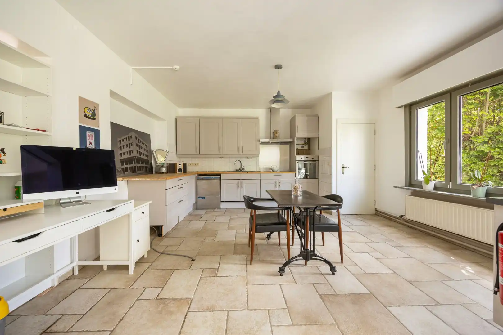 Zeer ruime woning (8 slpk + 8 badkamers) op een perceel van ca. 1.522 m² te Wijnegem/grens Schilde foto 10