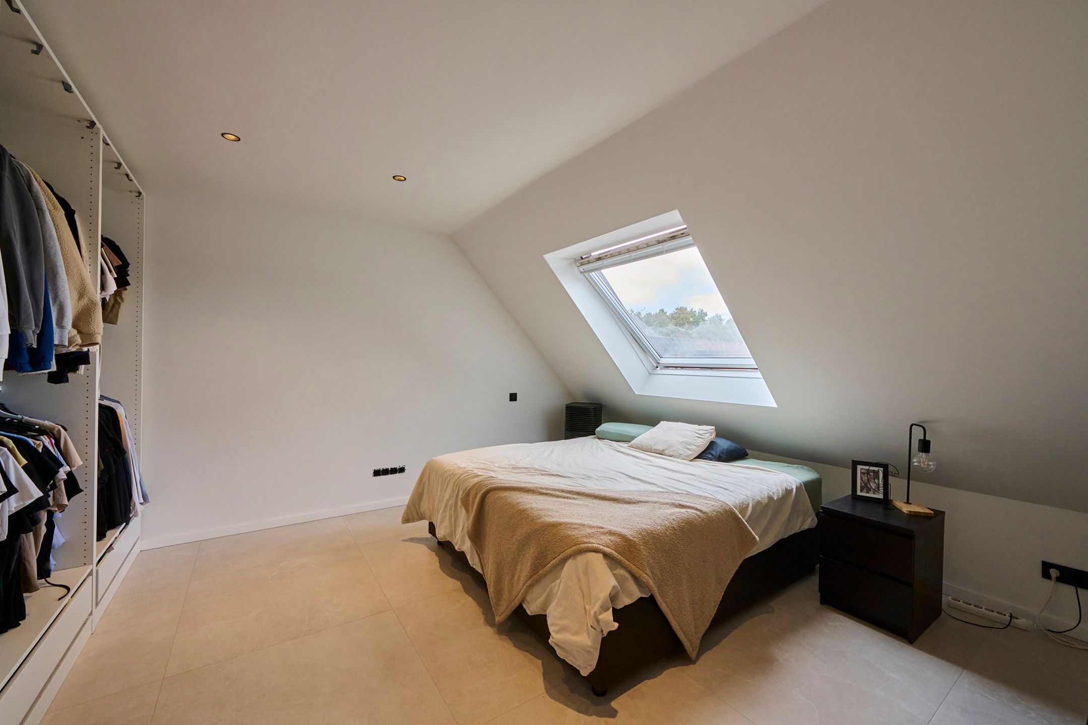 ZEER RUIM MODERN EN LICHTRIJK TRIPLEX APPARTEMENT VAN 160m² foto 10
