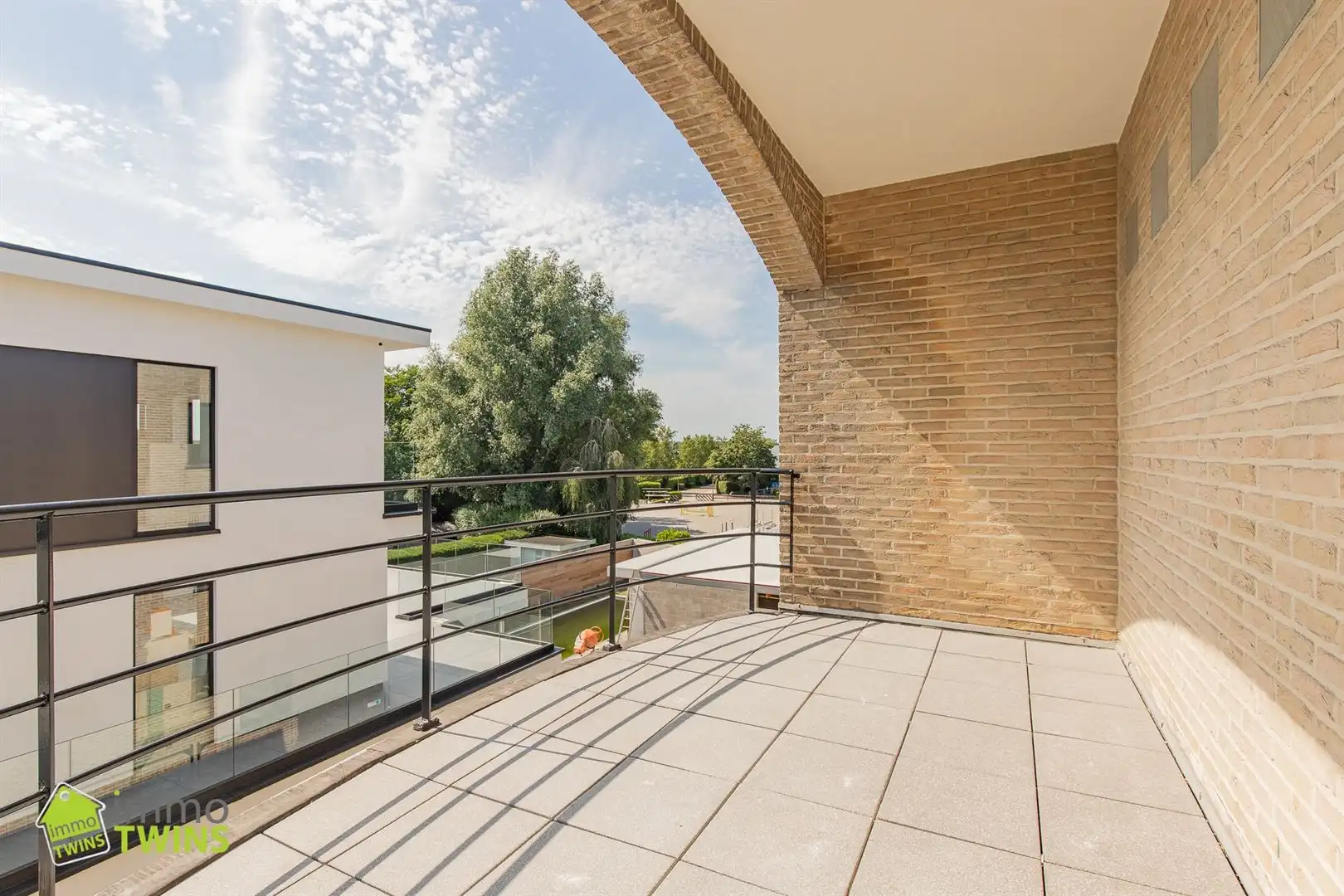 Ruim totaal gerenoveerd appartement van 119 m² met terras, staanplaats en garage te Appels bij Dendermonde foto 12