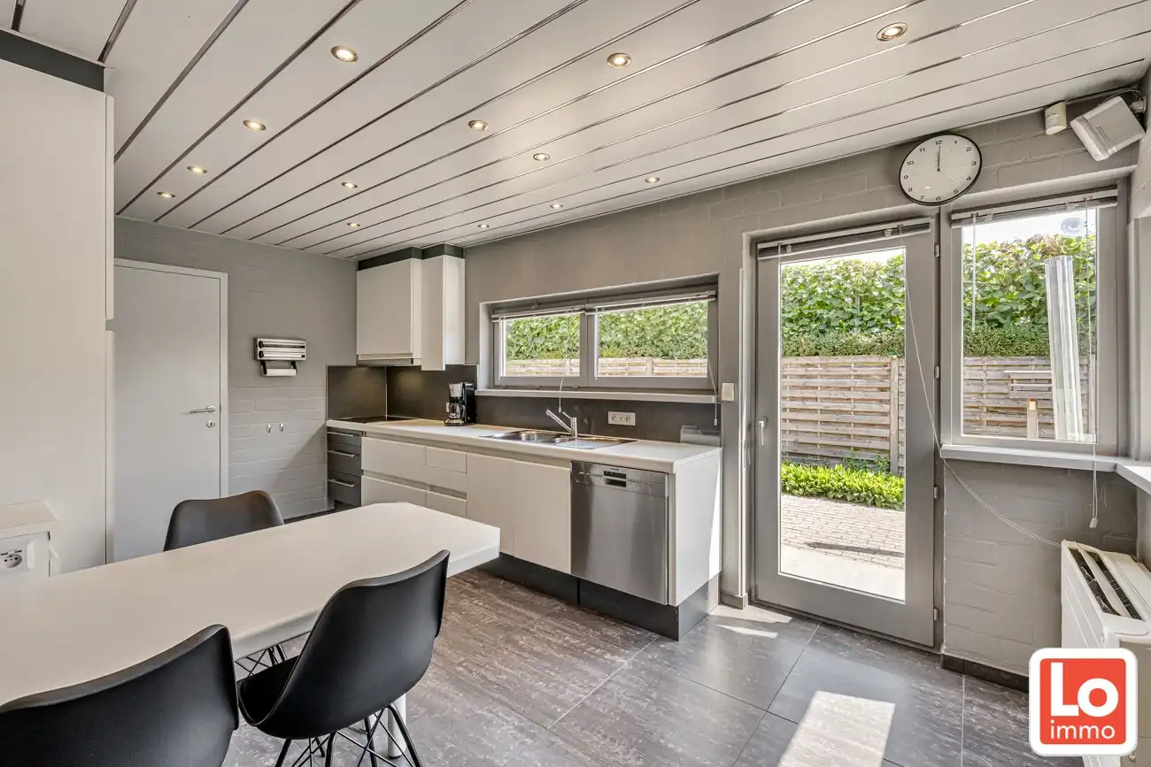 Energiezuinige open woning met inpandige én afzonderlijke garage en gezellige tuin op een rustige locatie tussen Zaffelare en Lochristi! foto 14