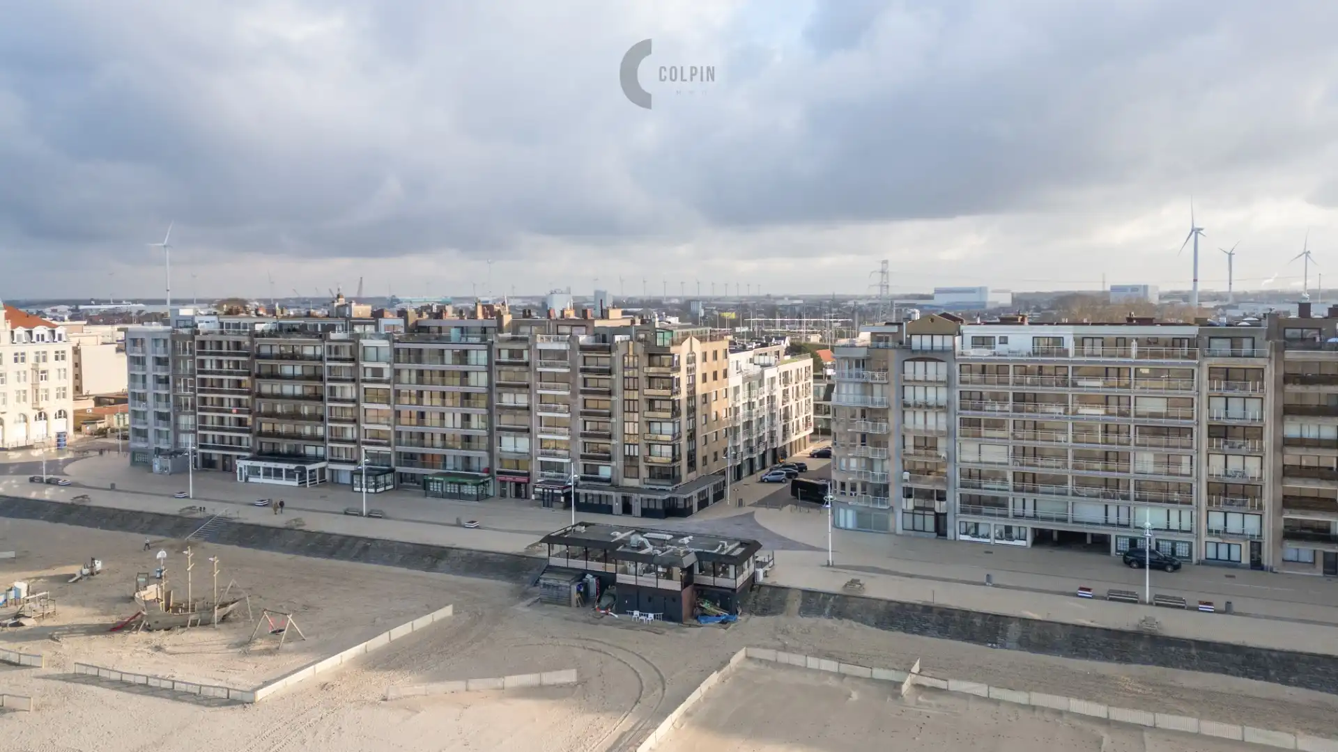 Uniek handelspand op de Zeedijk van Zeebrugge met zeezicht foto 17