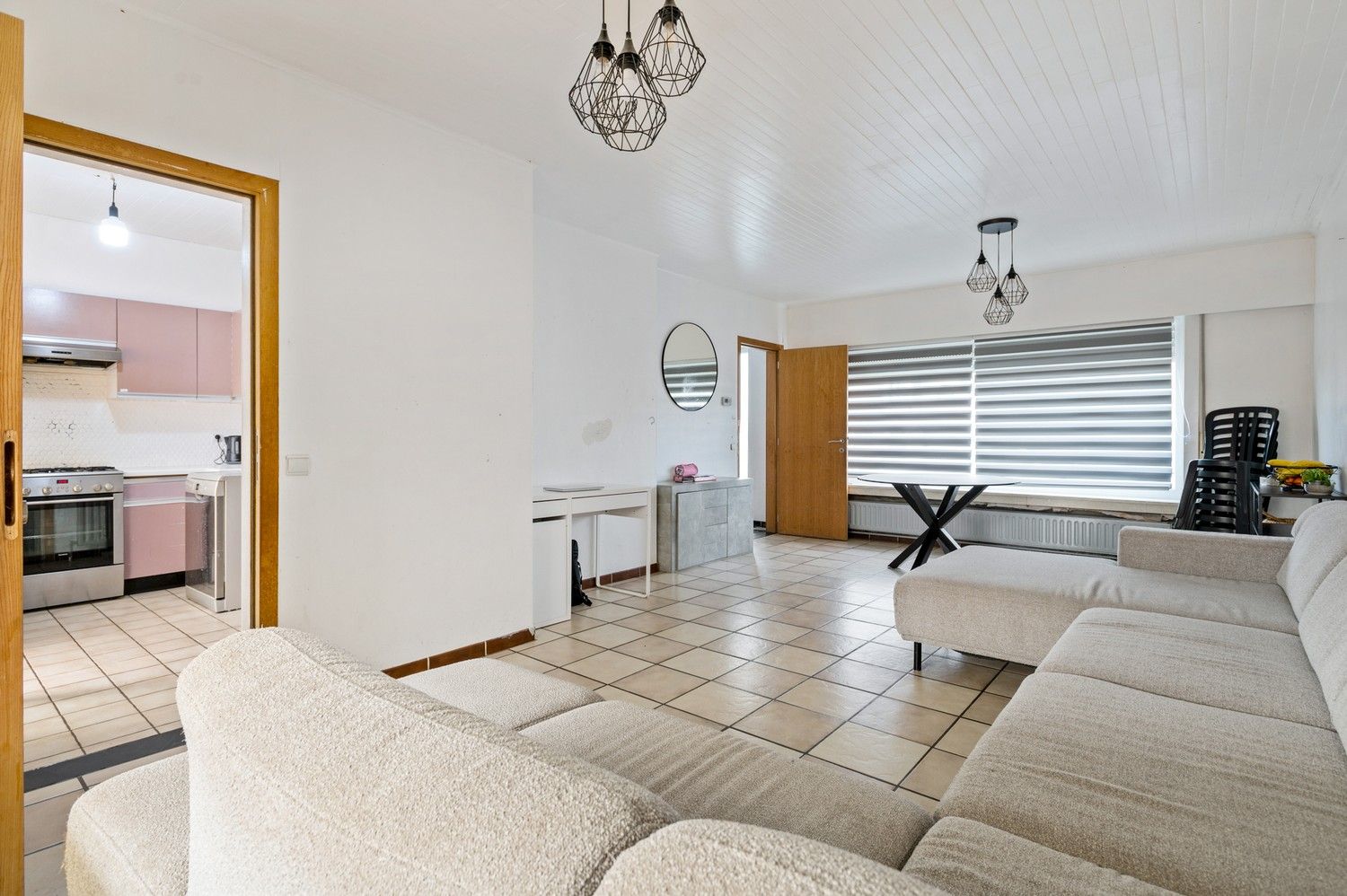 Op te frissen woning op toplocatie met 3 slaapkamers, zolder en kelder te Lier foto 2