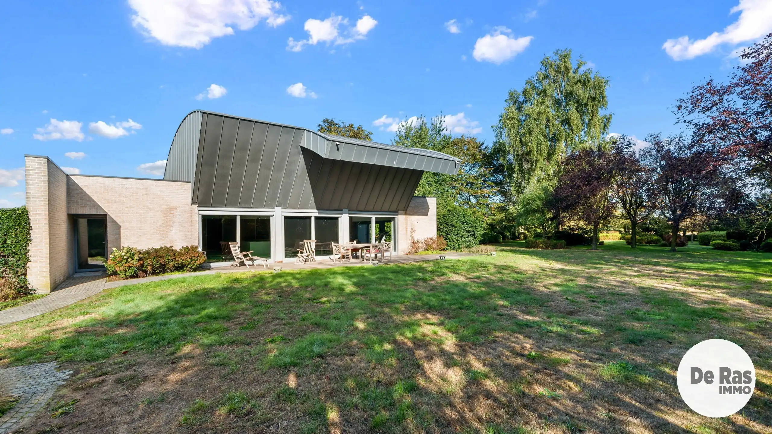 LAARNE - Karaktervolle villa met binnenzwembad op perceel van 42 are foto 26