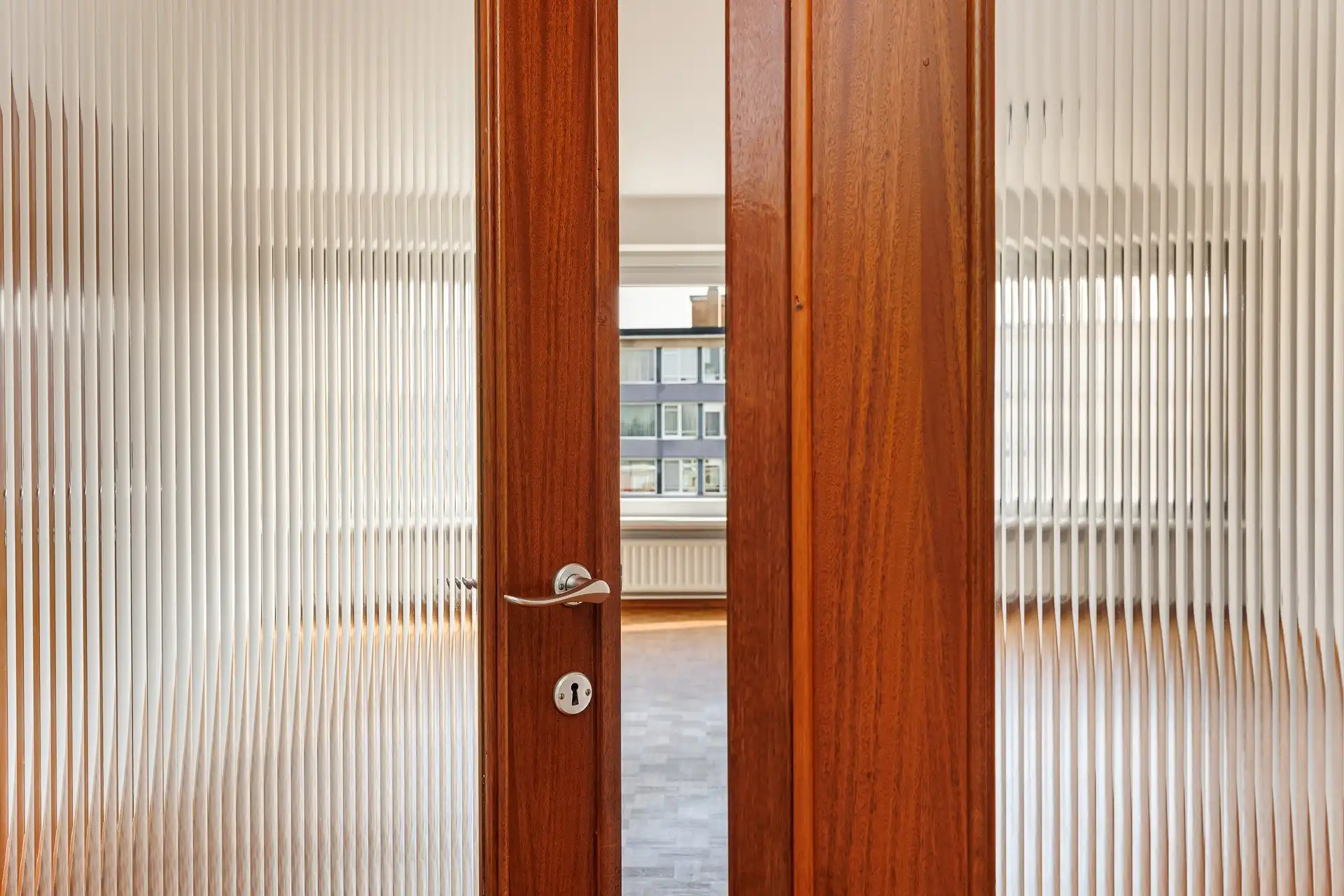 Lichtrijk appartement met garage nabij park Ertbrugge foto 10