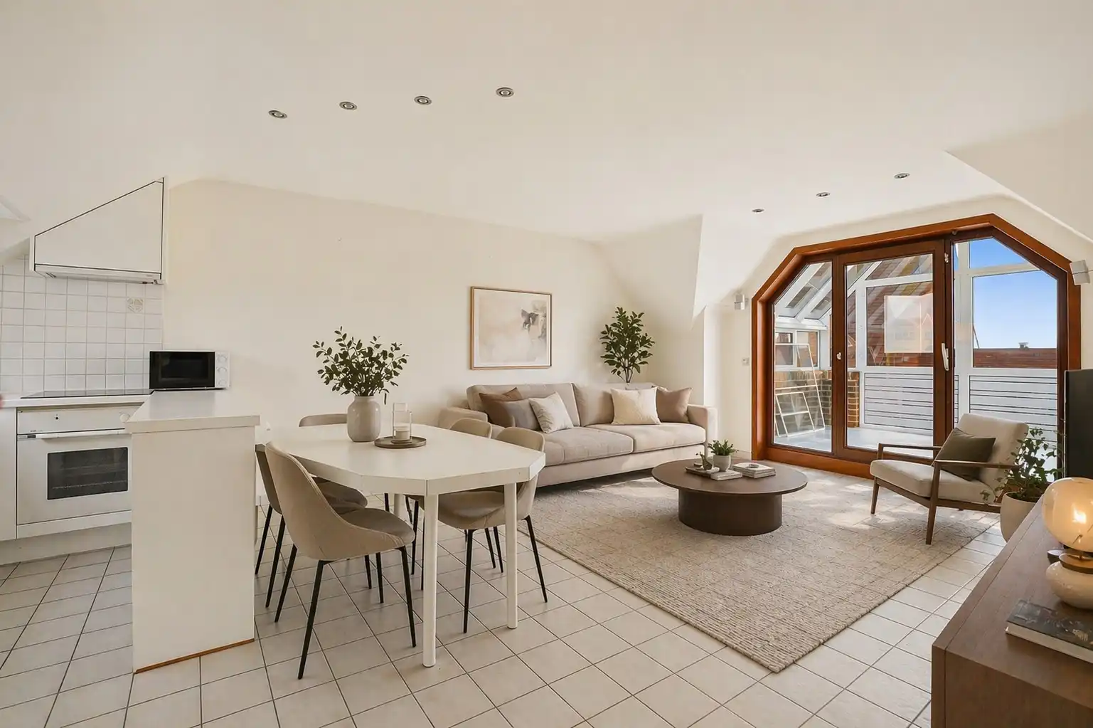 Hoofdfoto van de publicatie: Gezellig appartement (67 m²) met overdekt terras + grote zolder nabij de Markt.