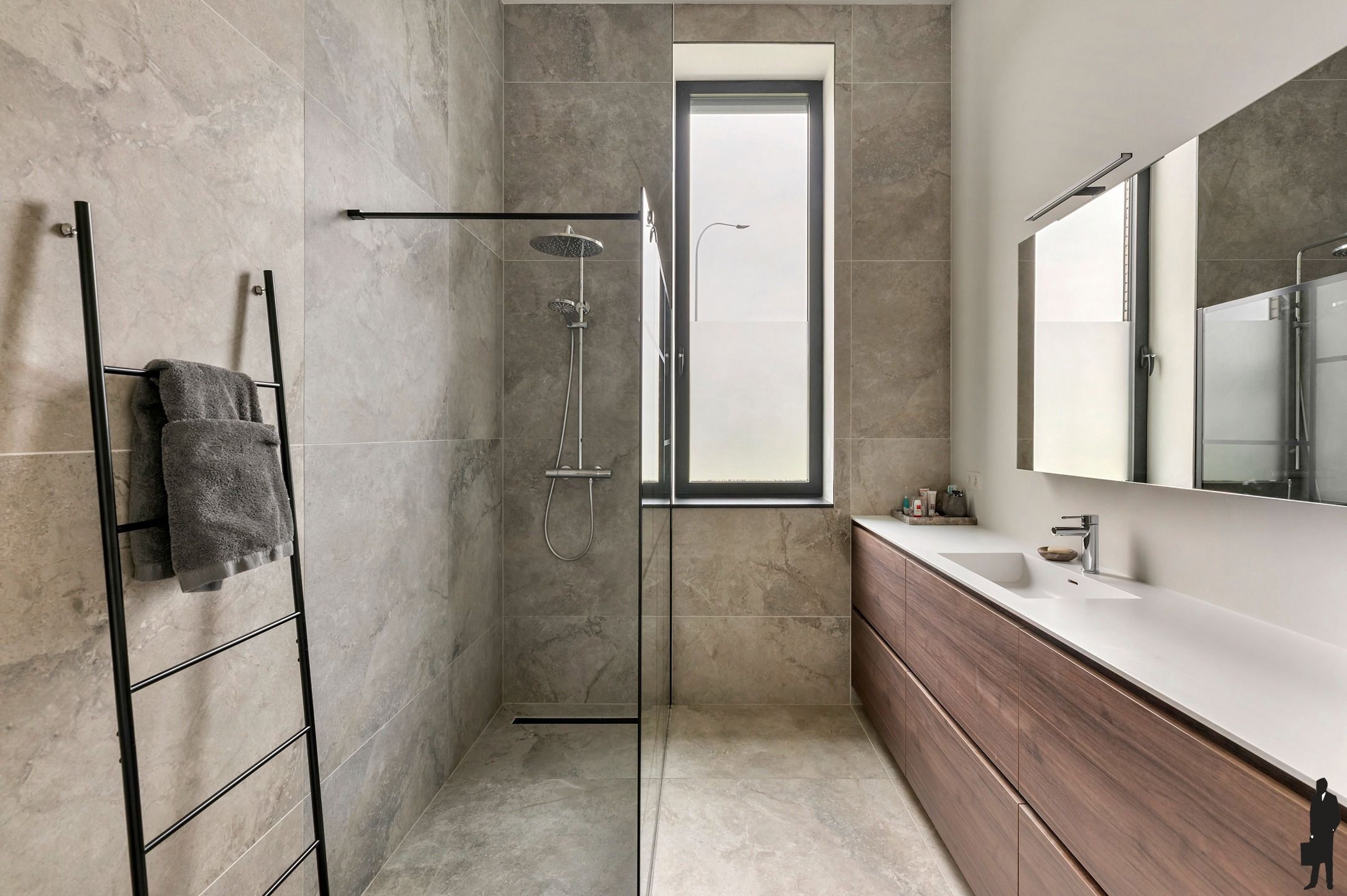 Exclusief BEN-gelijkvloers appartement (150 m²) met 3 slk’s, riante tuin (300 m²), kelder (60 m²) en prachtig uitzicht op natuurgebied. foto 9