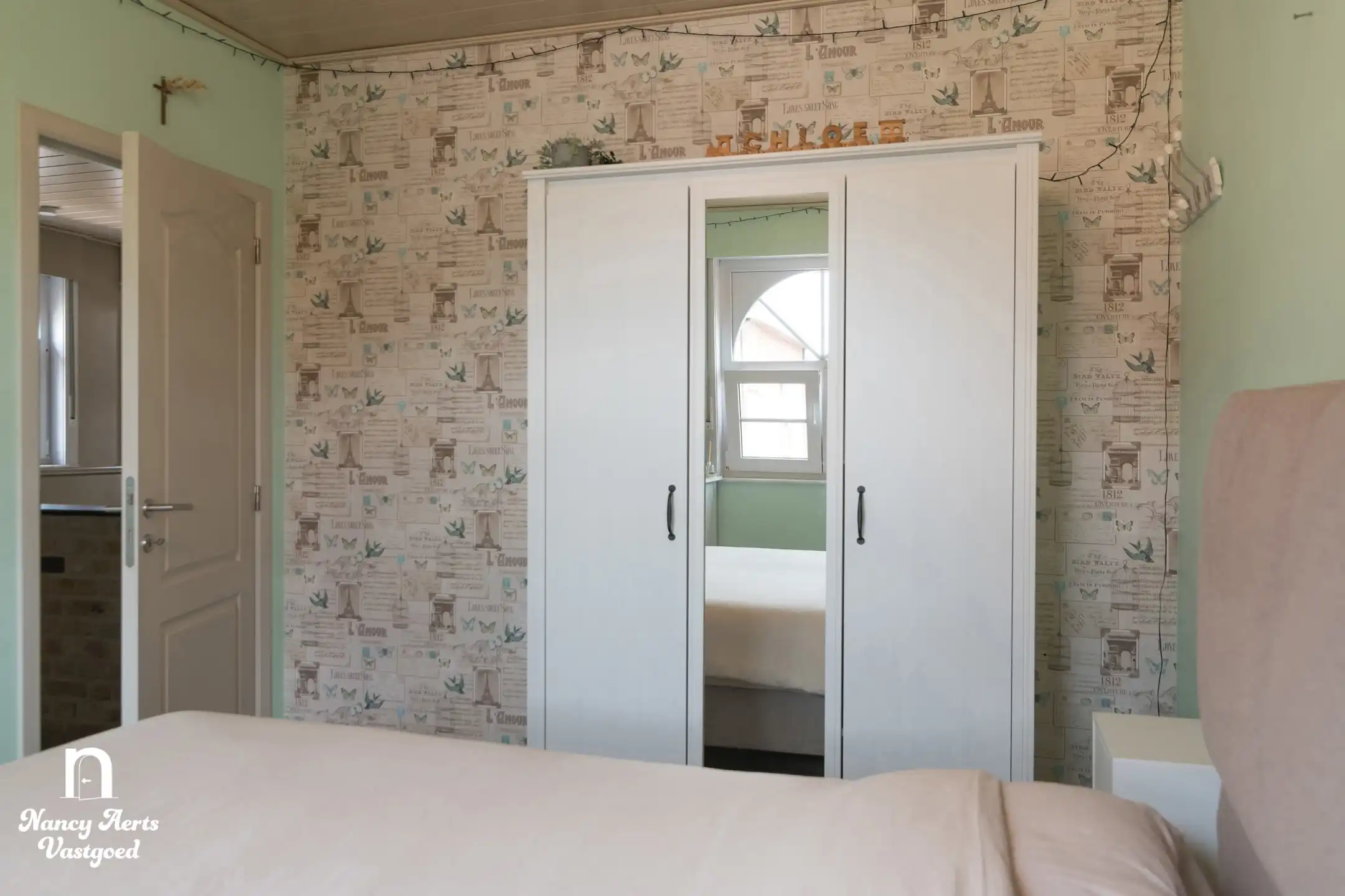 Ruime villa met praktijkruimte, kelder en zonnige tuin foto 38