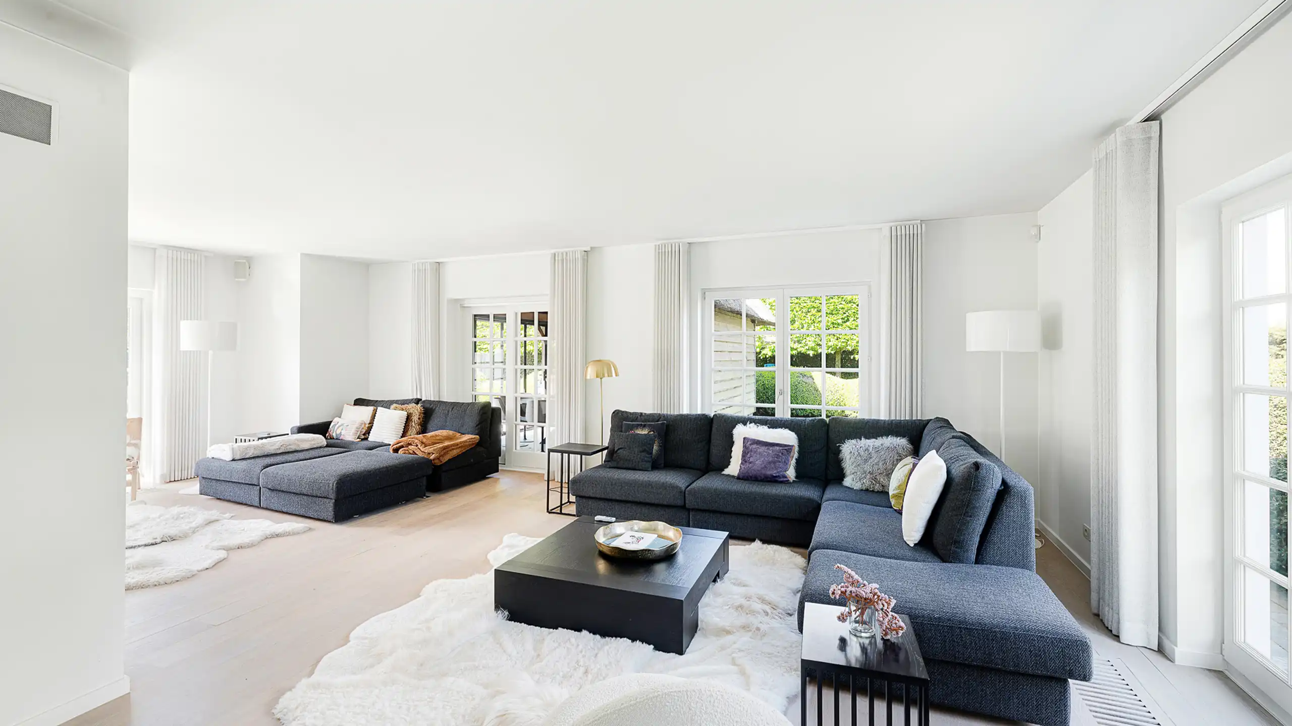 Exclusieve villa met zwembad op een residentiële topligging foto 11