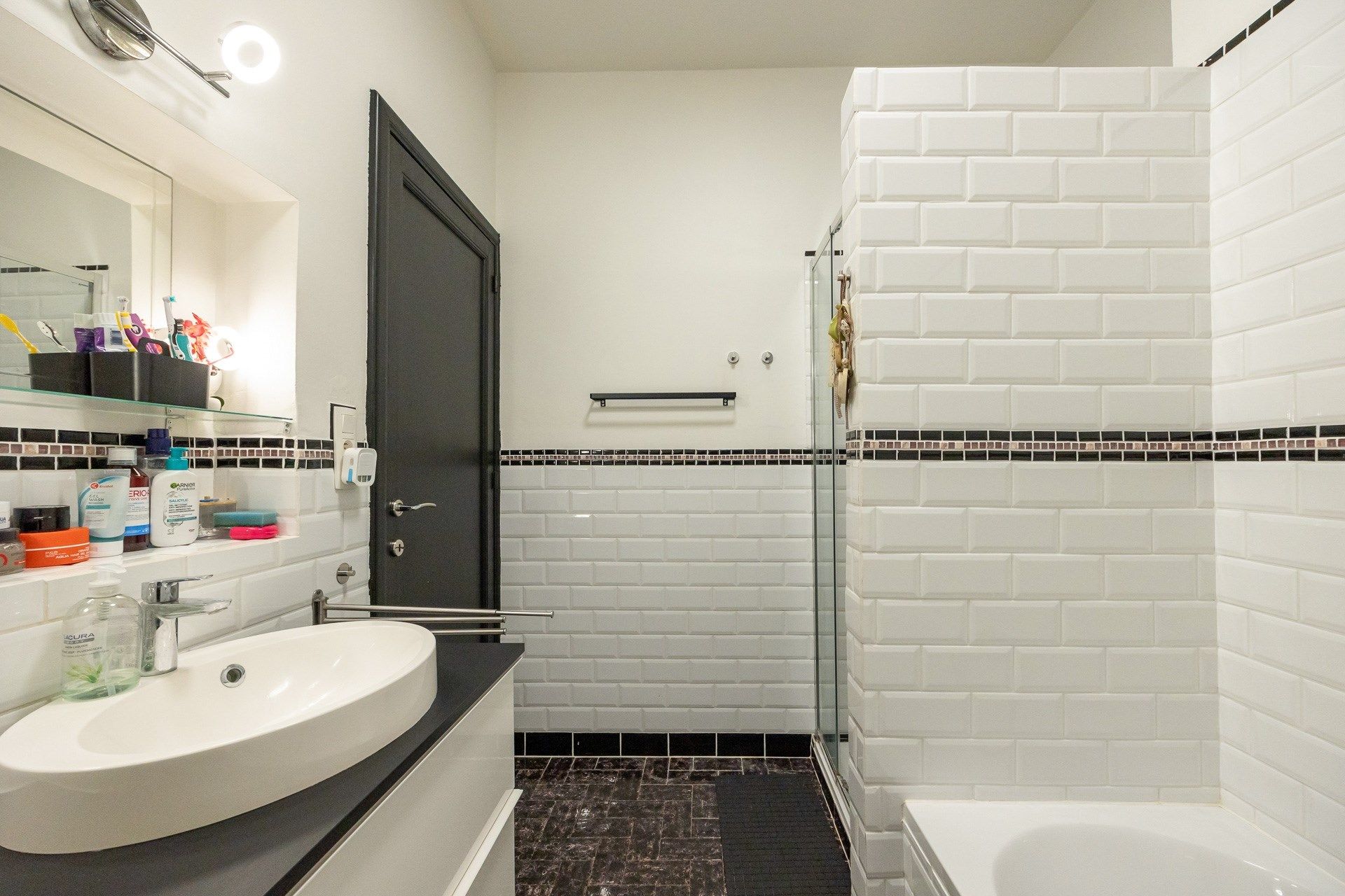 Ruime, instapklare gezinswoning met authentieke elementen in Berchem foto 37